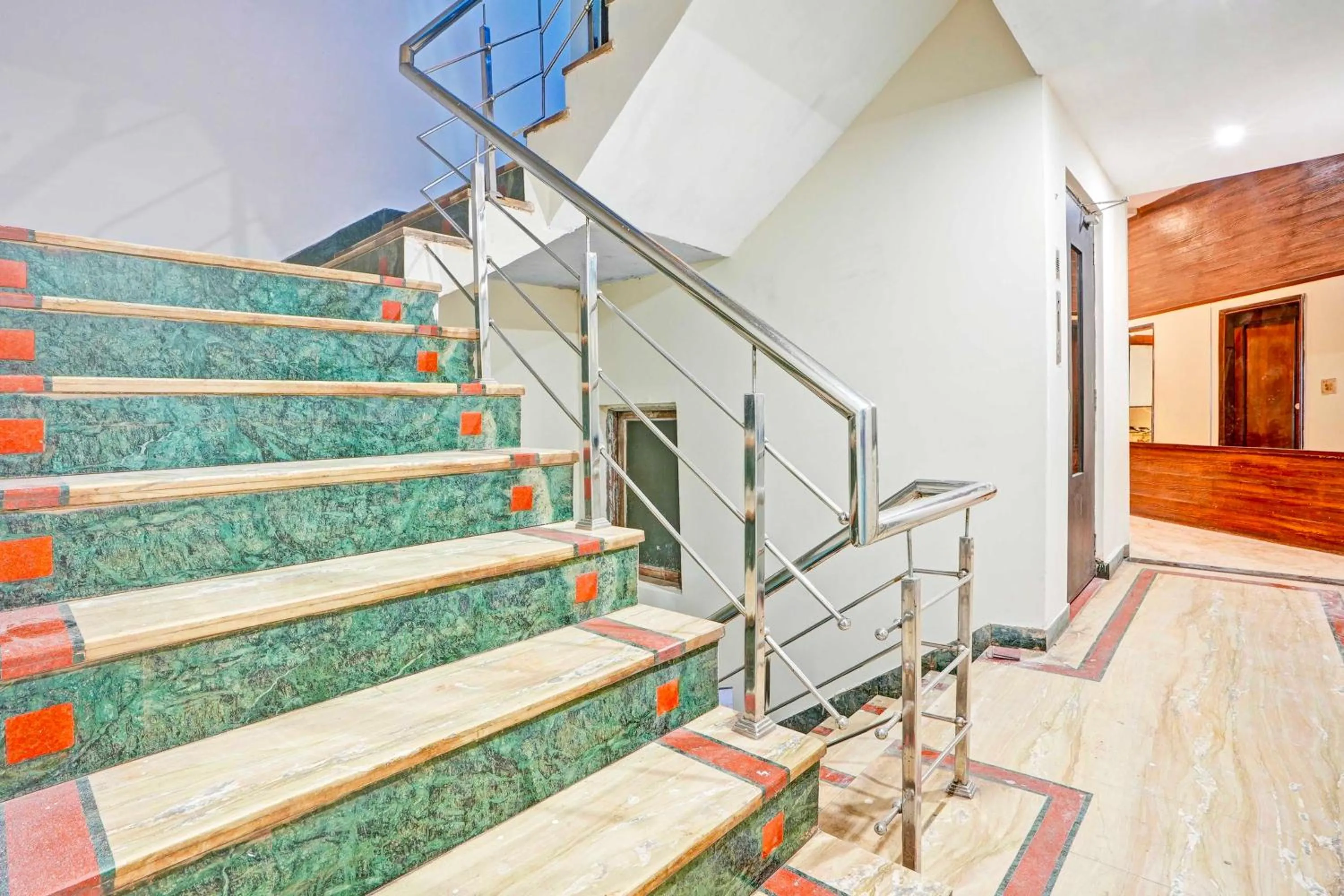 Lobby or reception in Hotel O Gurudwara Square