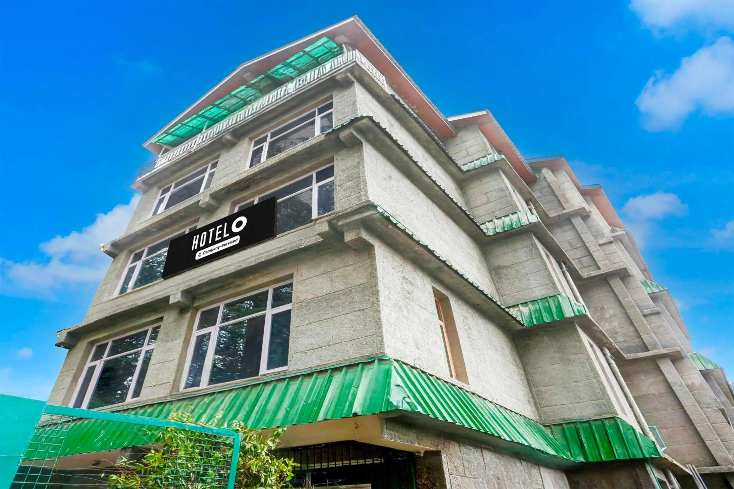 Facade/entrance in Hotel O Manali Near Hadimba Temple