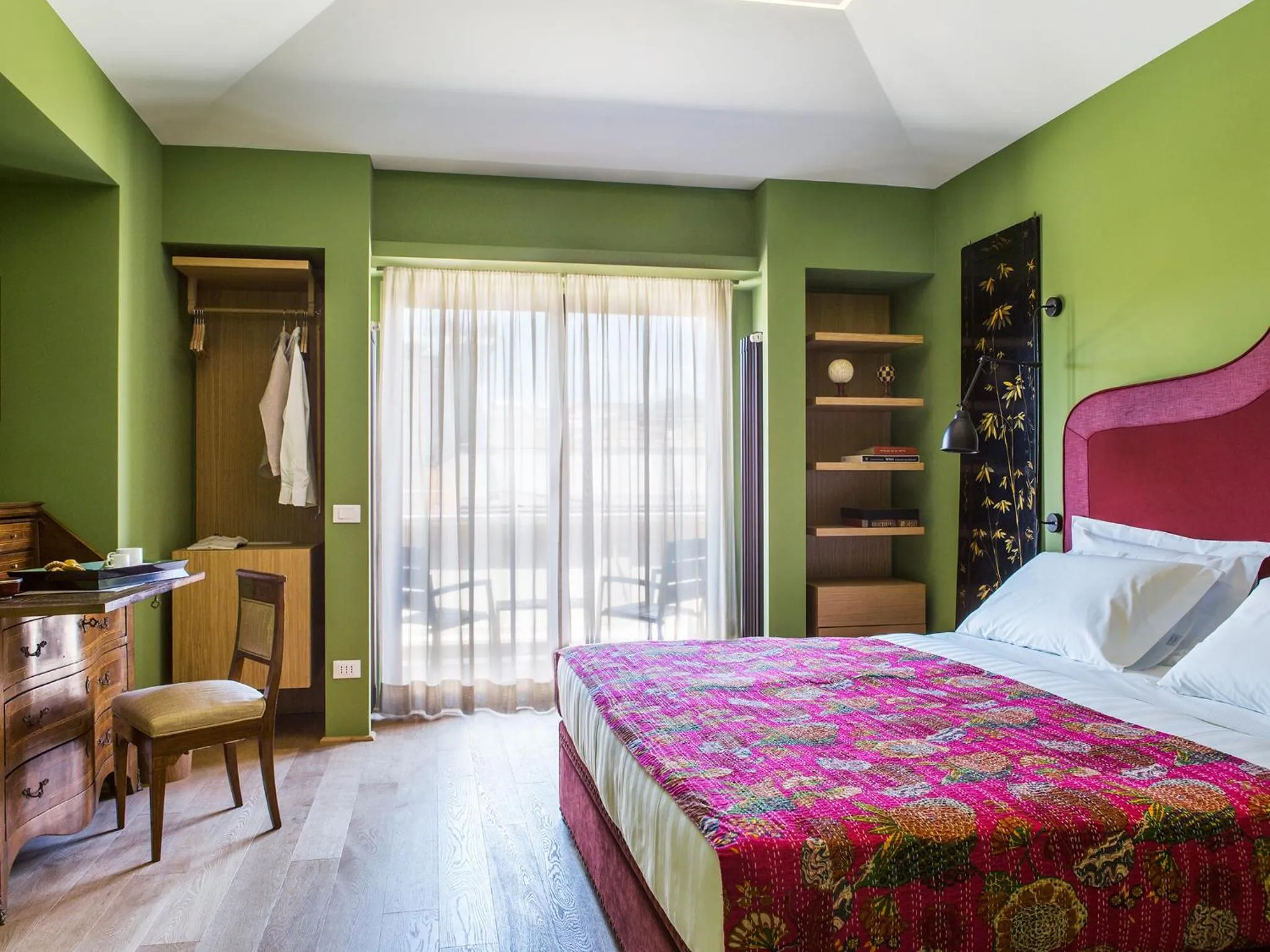 Day, Bed in Rarity Suites