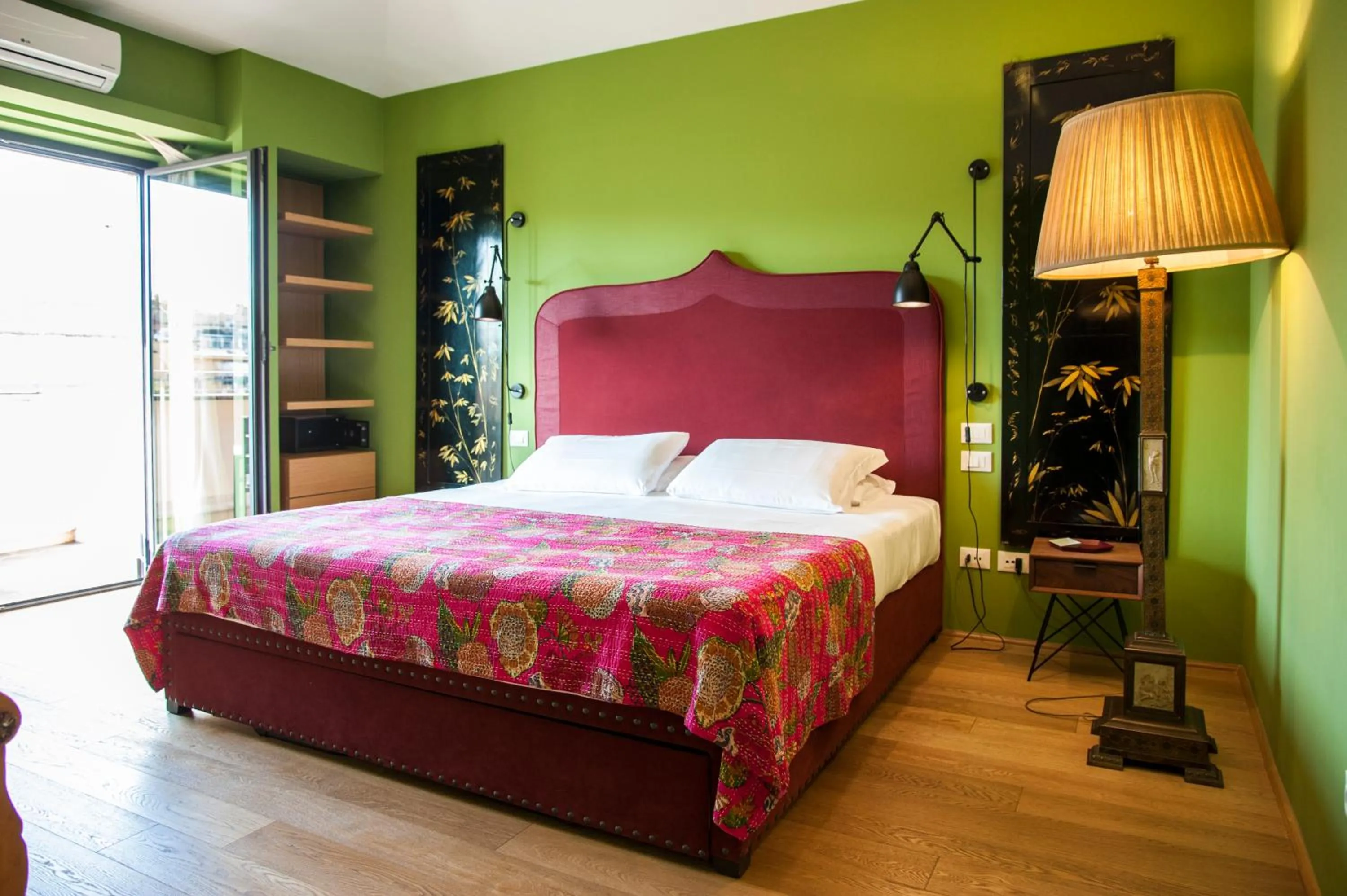 Photo of the whole room, Bed in Rarity Suites