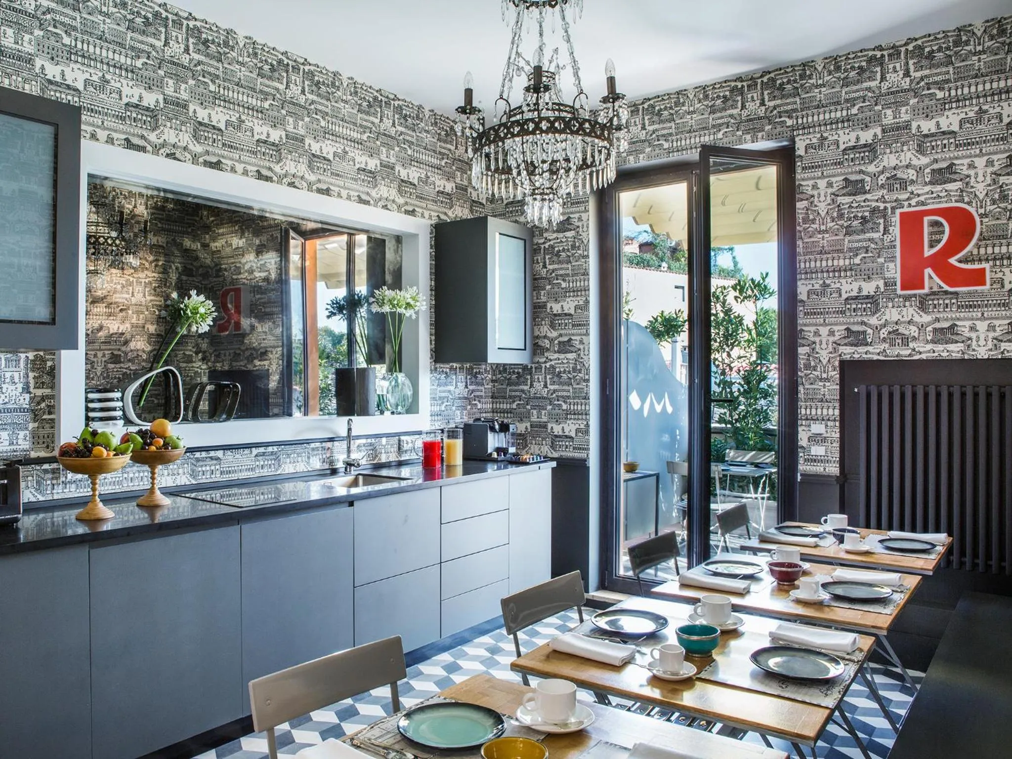 Restaurant/places to eat in Rarity Suites