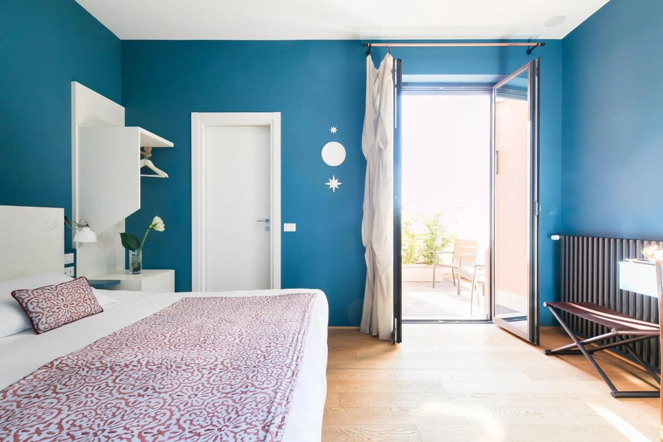 Balcony/Terrace, Bed in Rarity Suites