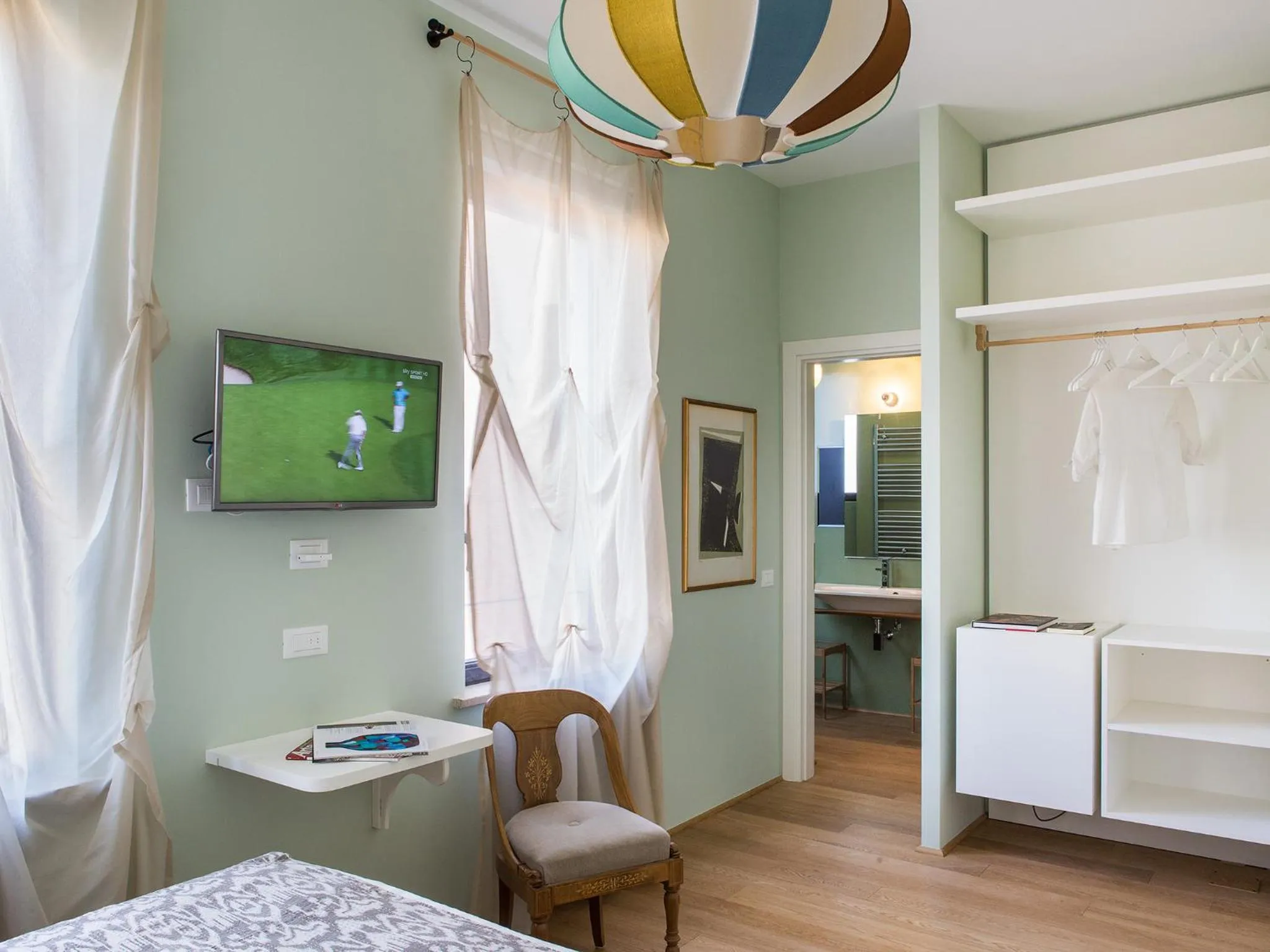 Day, Bed in Rarity Suites