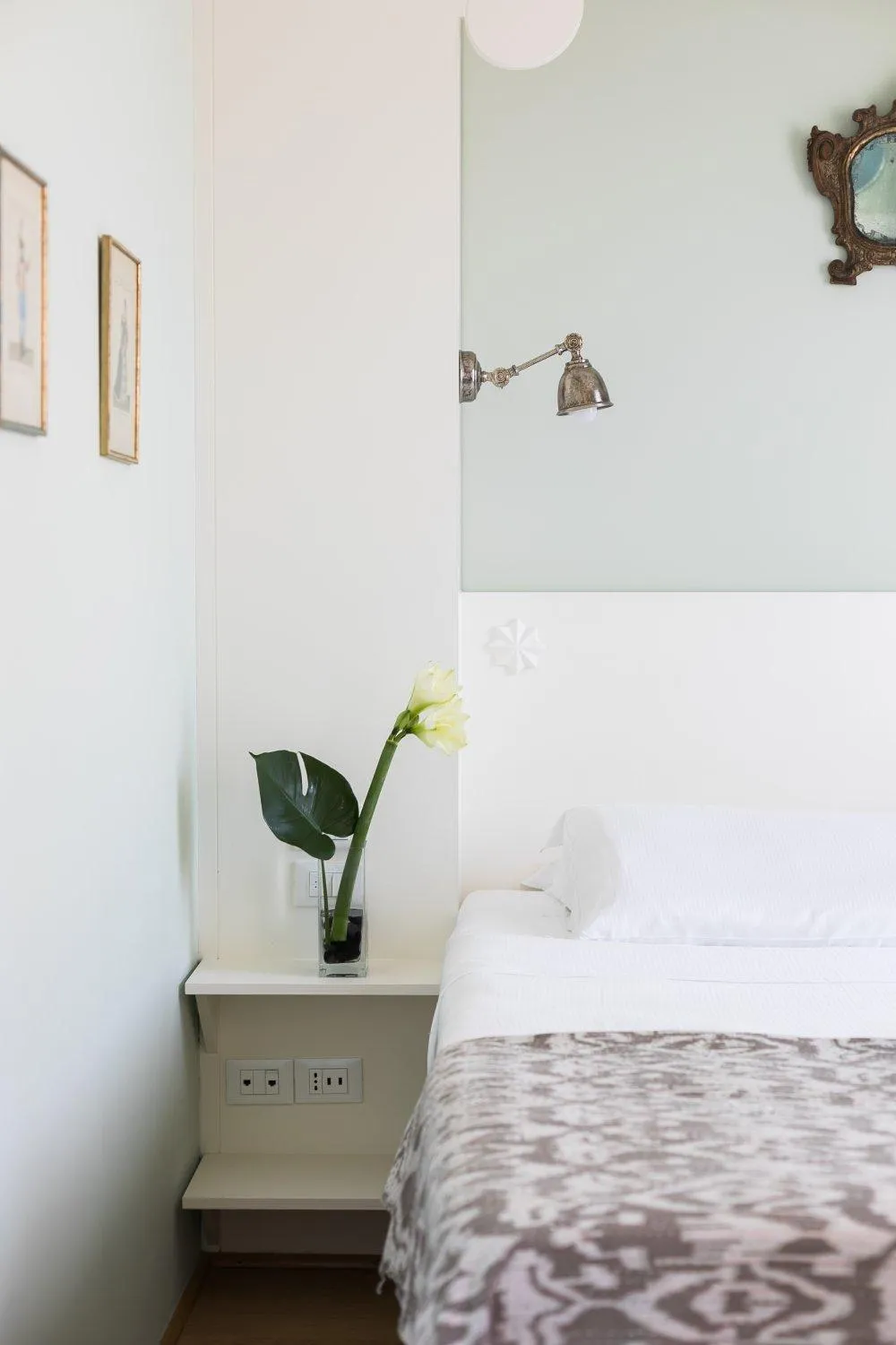 Photo of the whole room, Bed in Rarity Suites