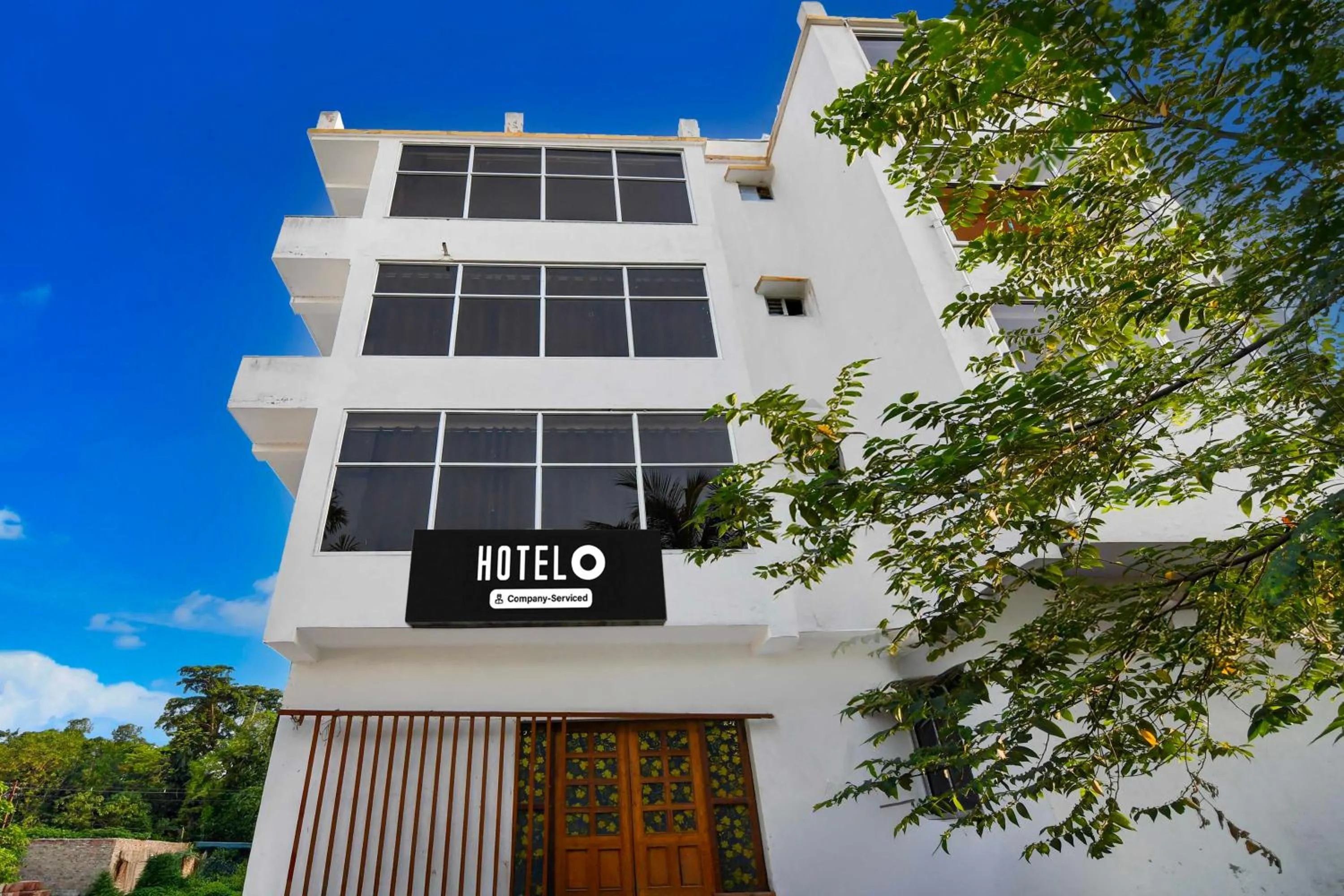 Facade/entrance in Hotel O Kolkata Padmapukur Lake