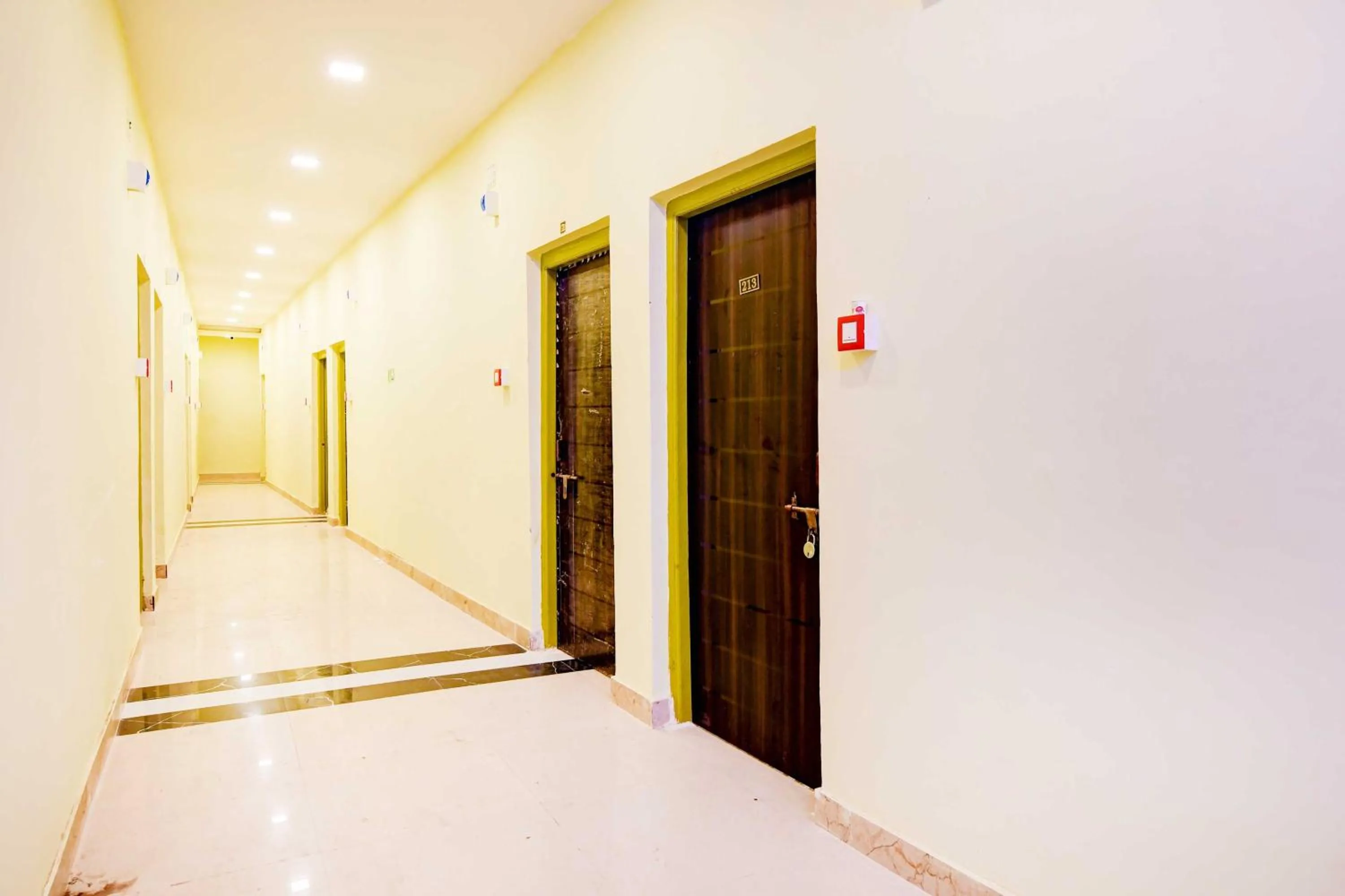 Lobby or reception in Hotel O Kolkata Padmapukur Lake