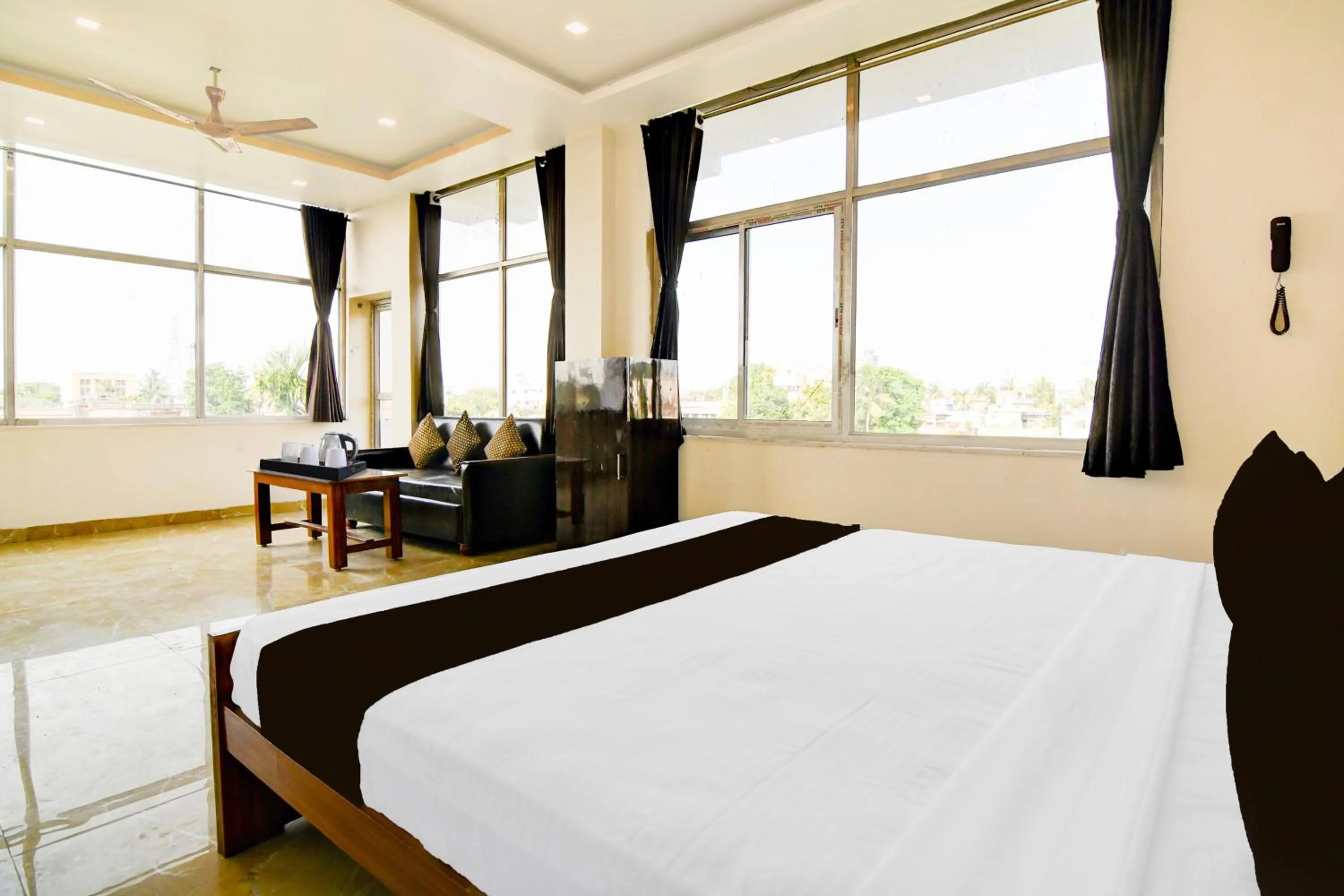 Bedroom, Bed in Hotel O Kolkata Padmapukur Lake