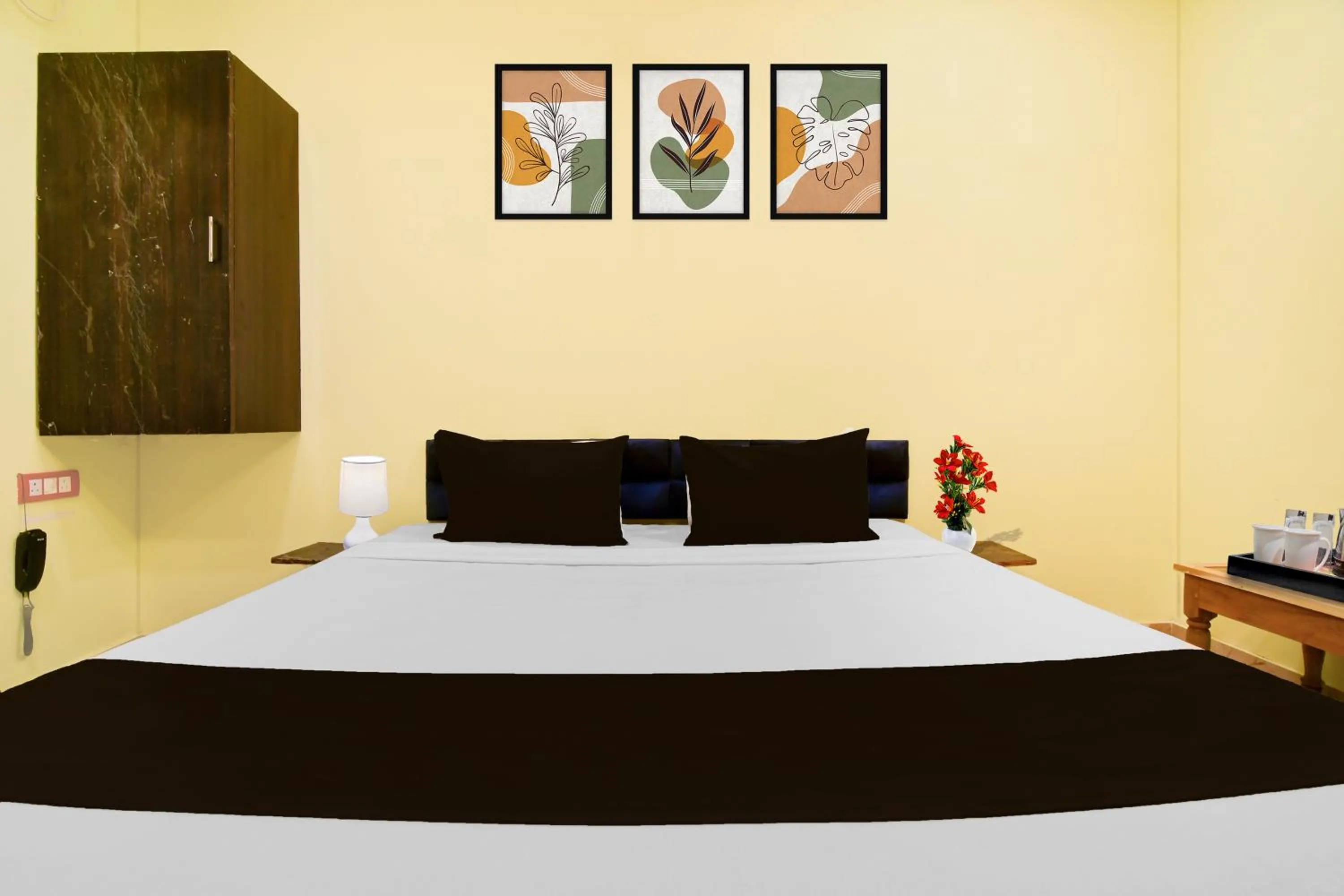 Bedroom, Bed in Hotel O Kolkata Padmapukur Lake