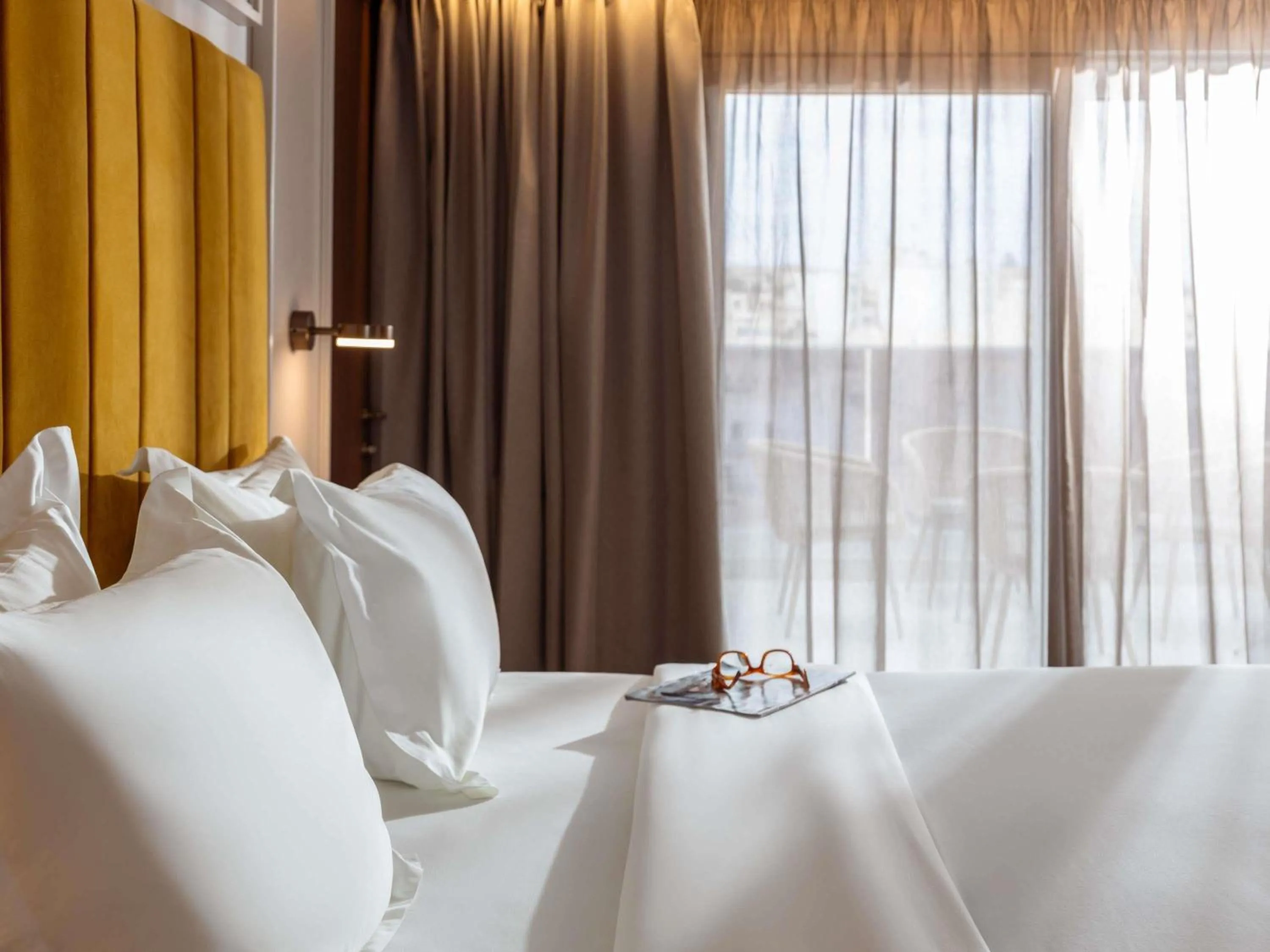 Bedroom, Bed in Novotel Malta Sliema