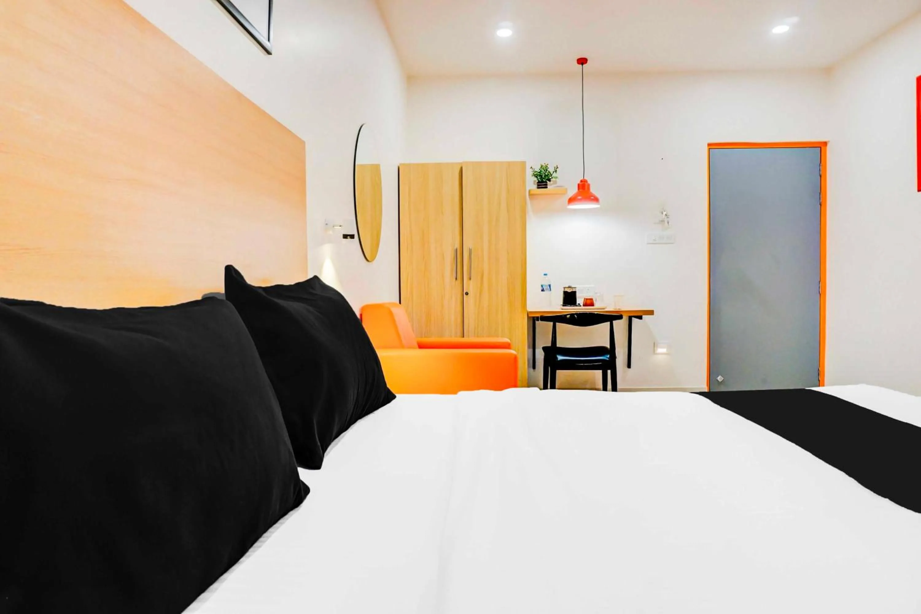 Bedroom, Bed in Townhouse Oak Hadapsar Sahyadri Hospital