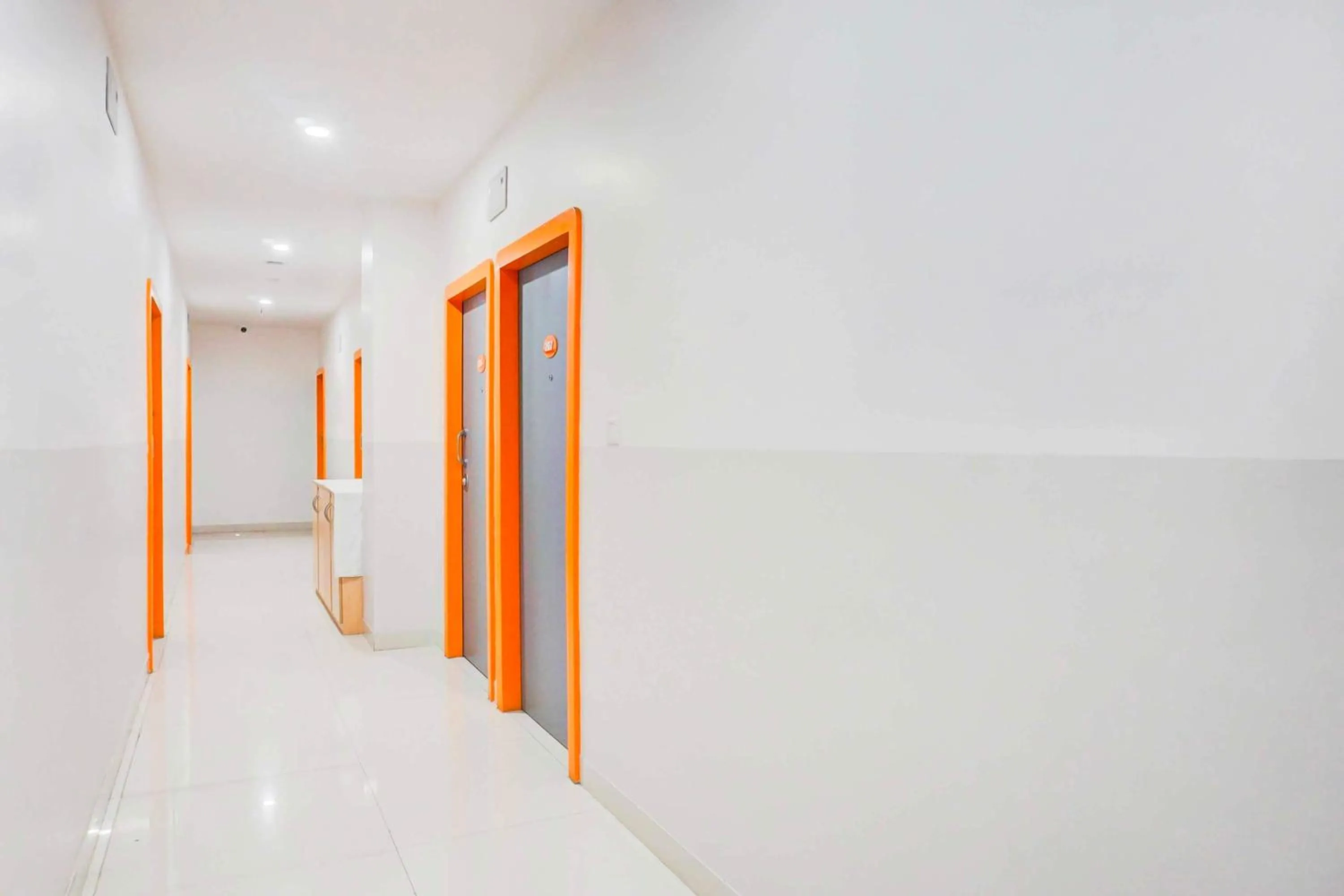 Lobby or reception in Townhouse Oak Hadapsar Sahyadri Hospital