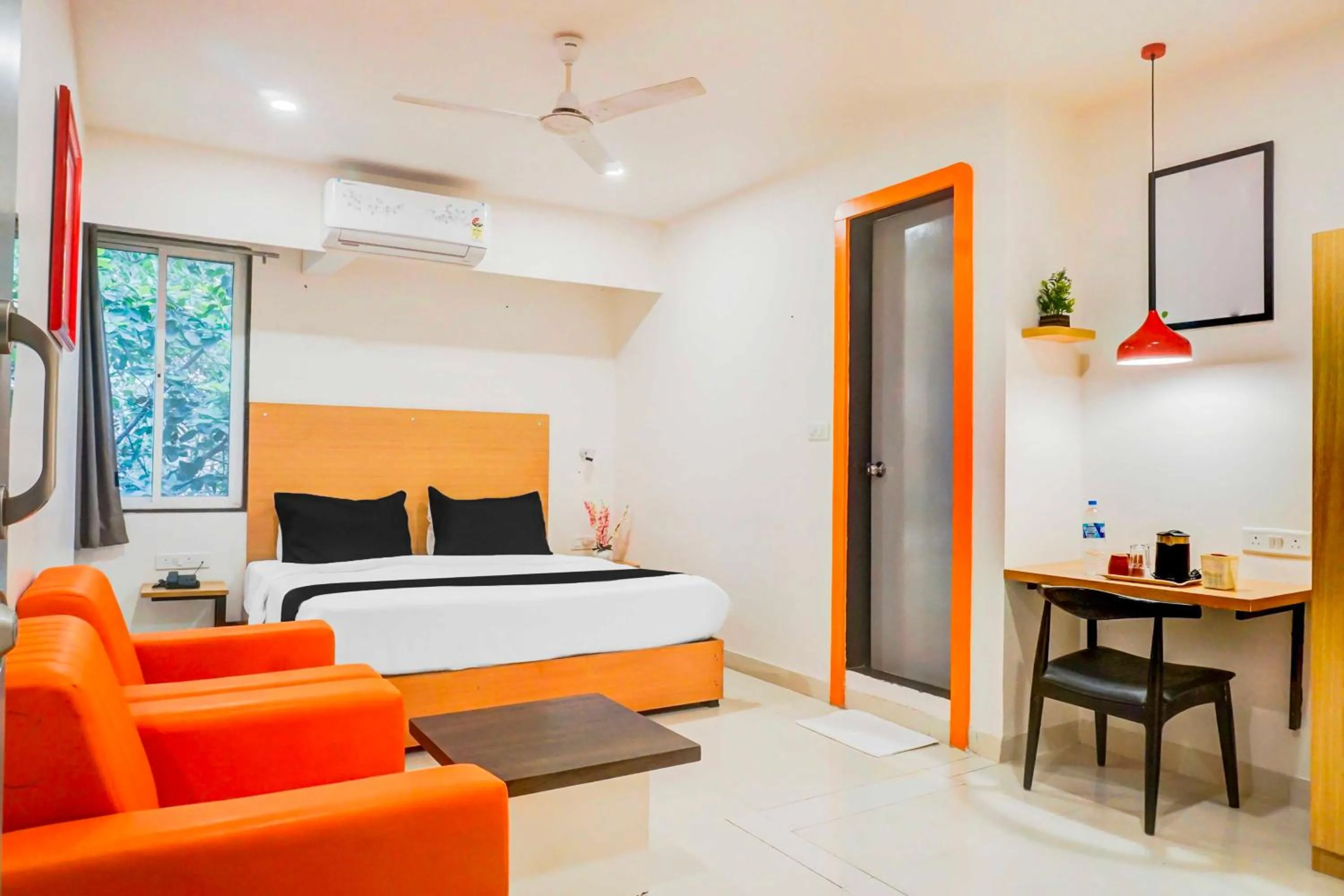 Bedroom, Bed in Townhouse Oak Hadapsar Sahyadri Hospital