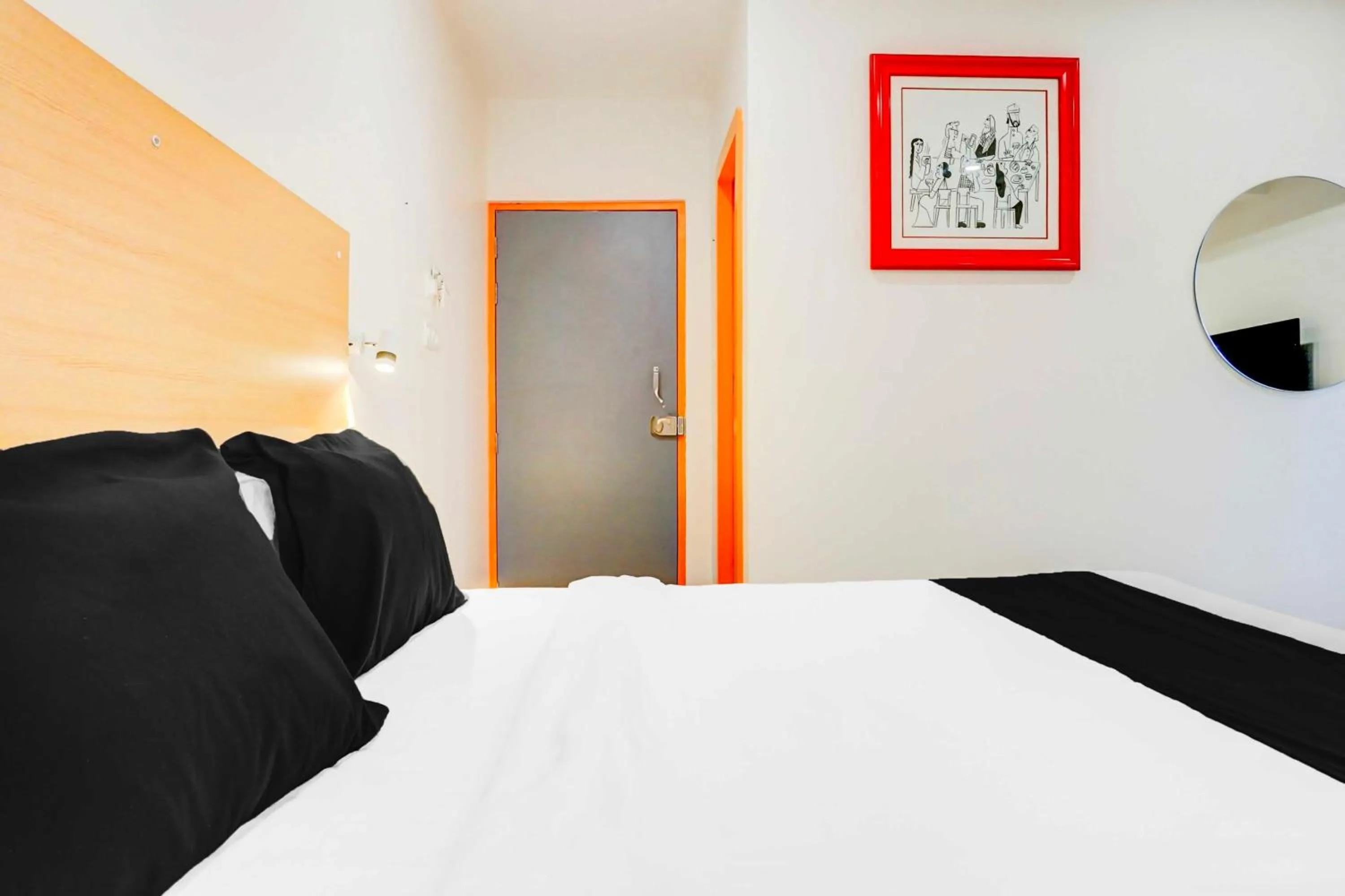 Bedroom, Bed in Townhouse Oak Hadapsar Sahyadri Hospital