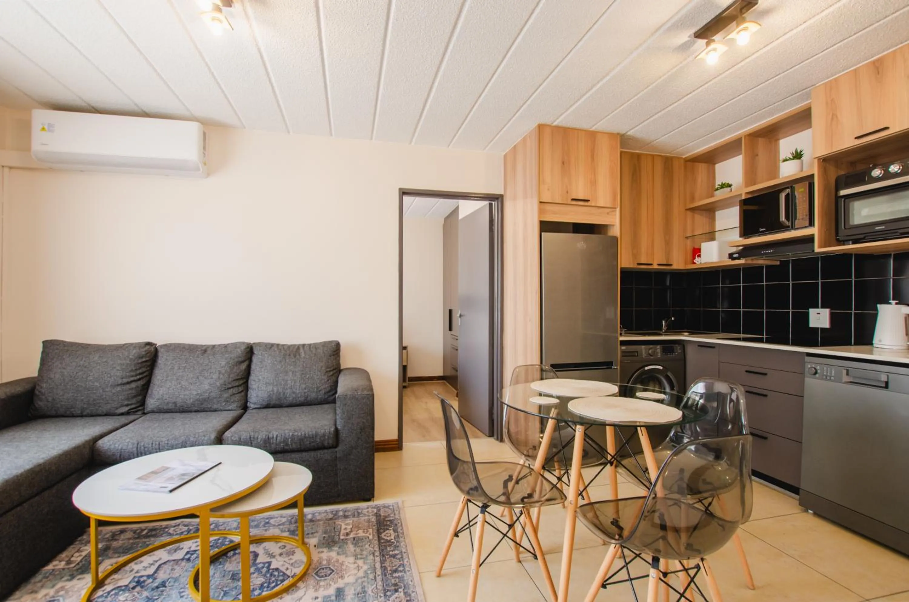 Kitchen or kitchenette in Melrose Corner Self-Catering Hotel Apartments