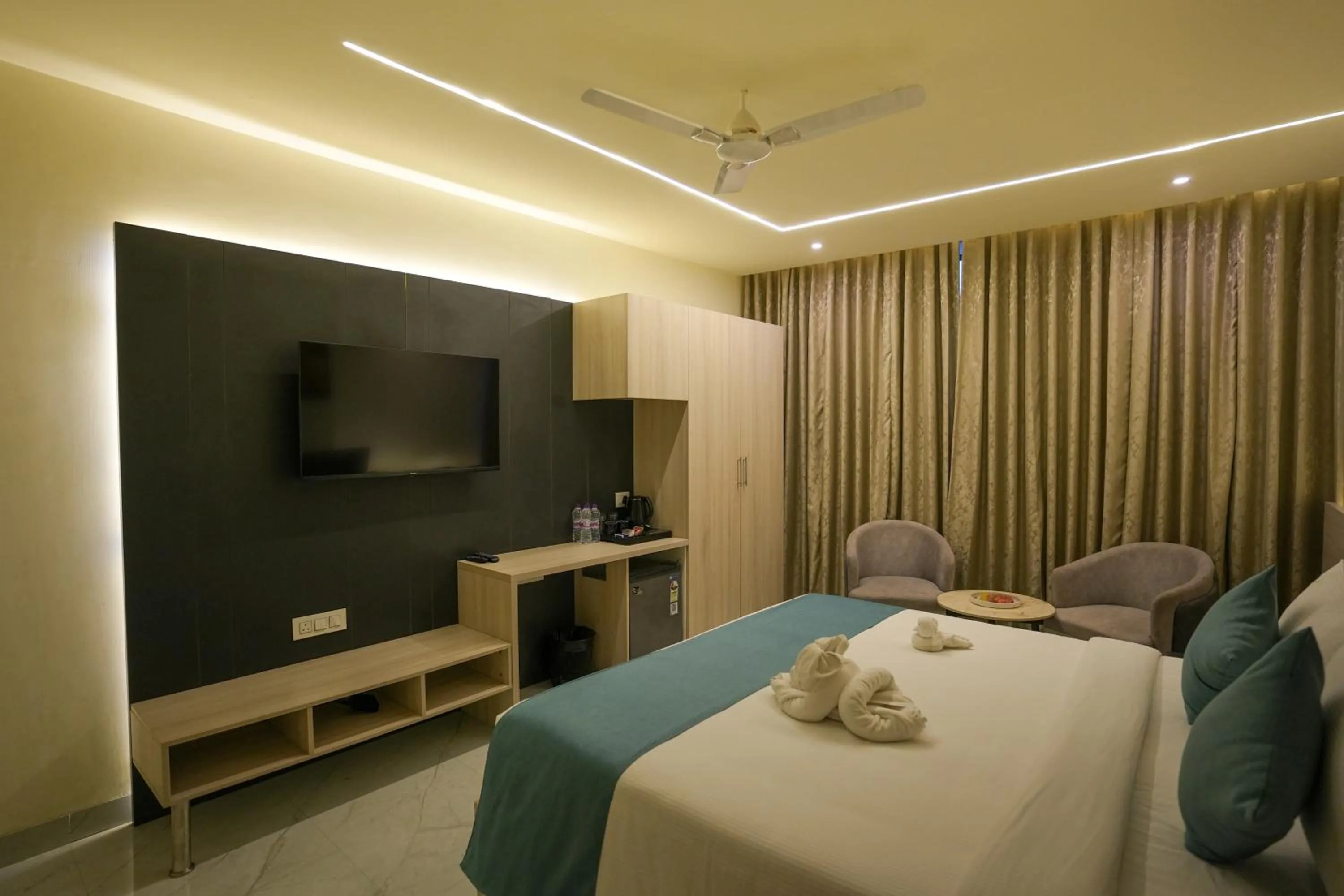 Town Square Suites
