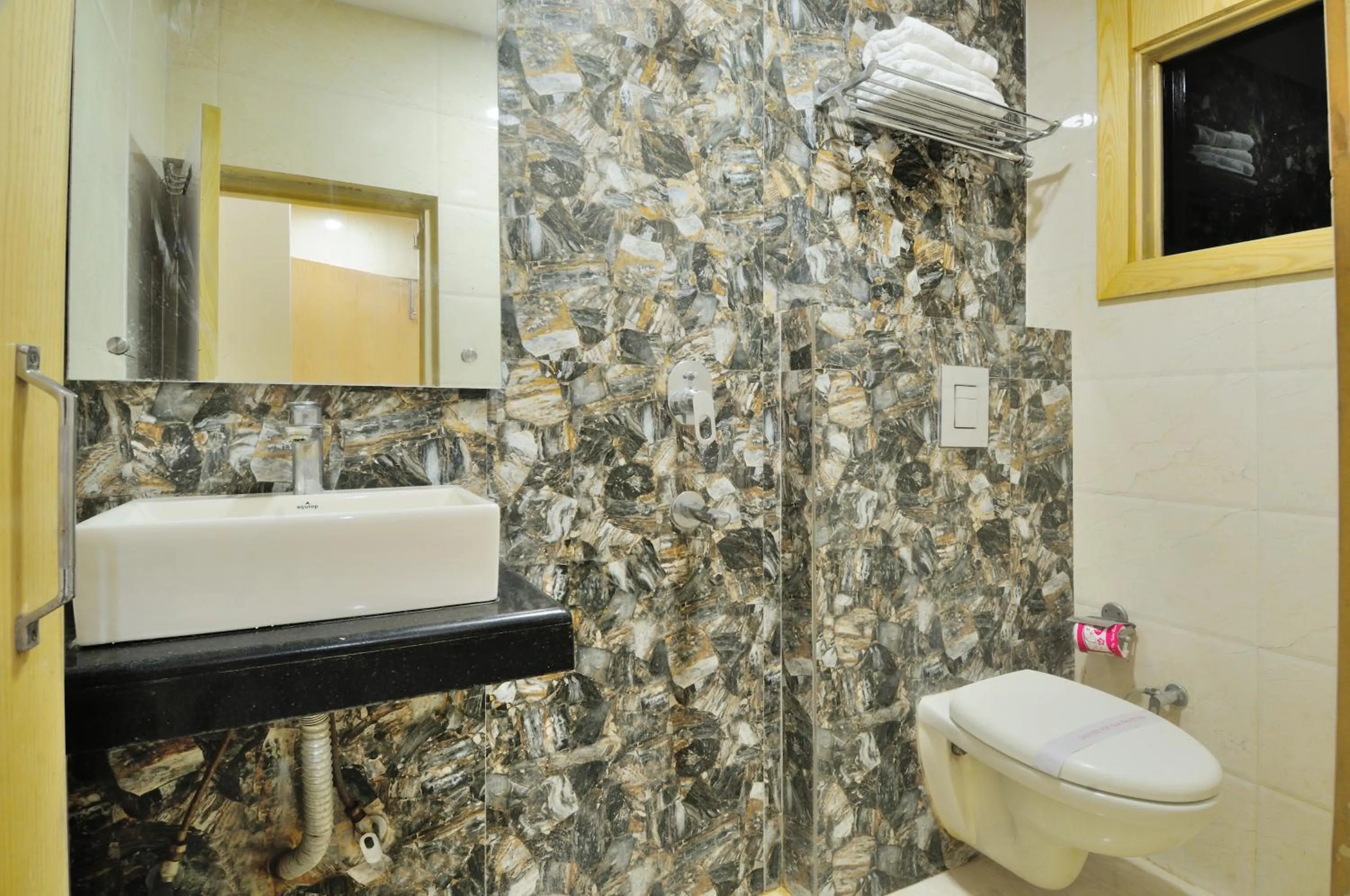 Bathroom in Hotel Prince Palace Deluxe - New Delhi