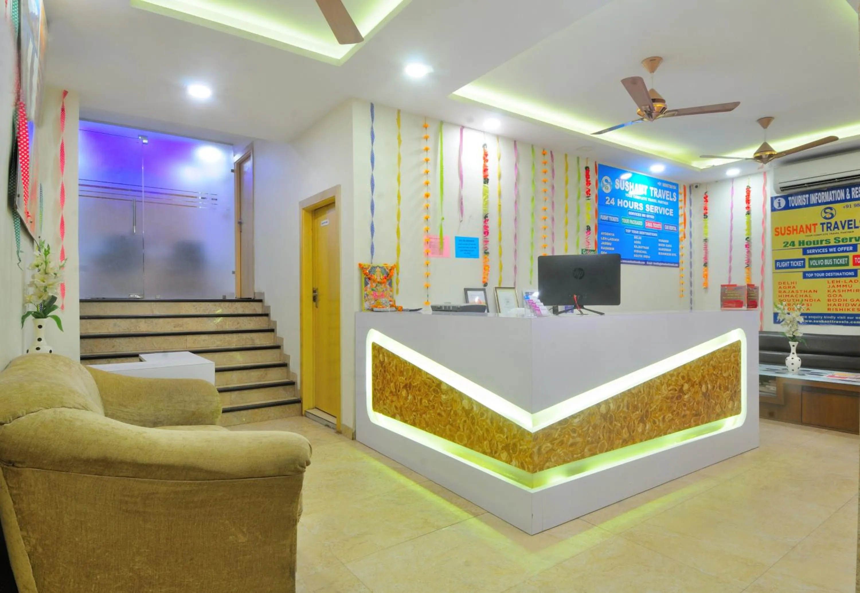 Lobby or reception in Hotel Prince Palace Deluxe - New Delhi