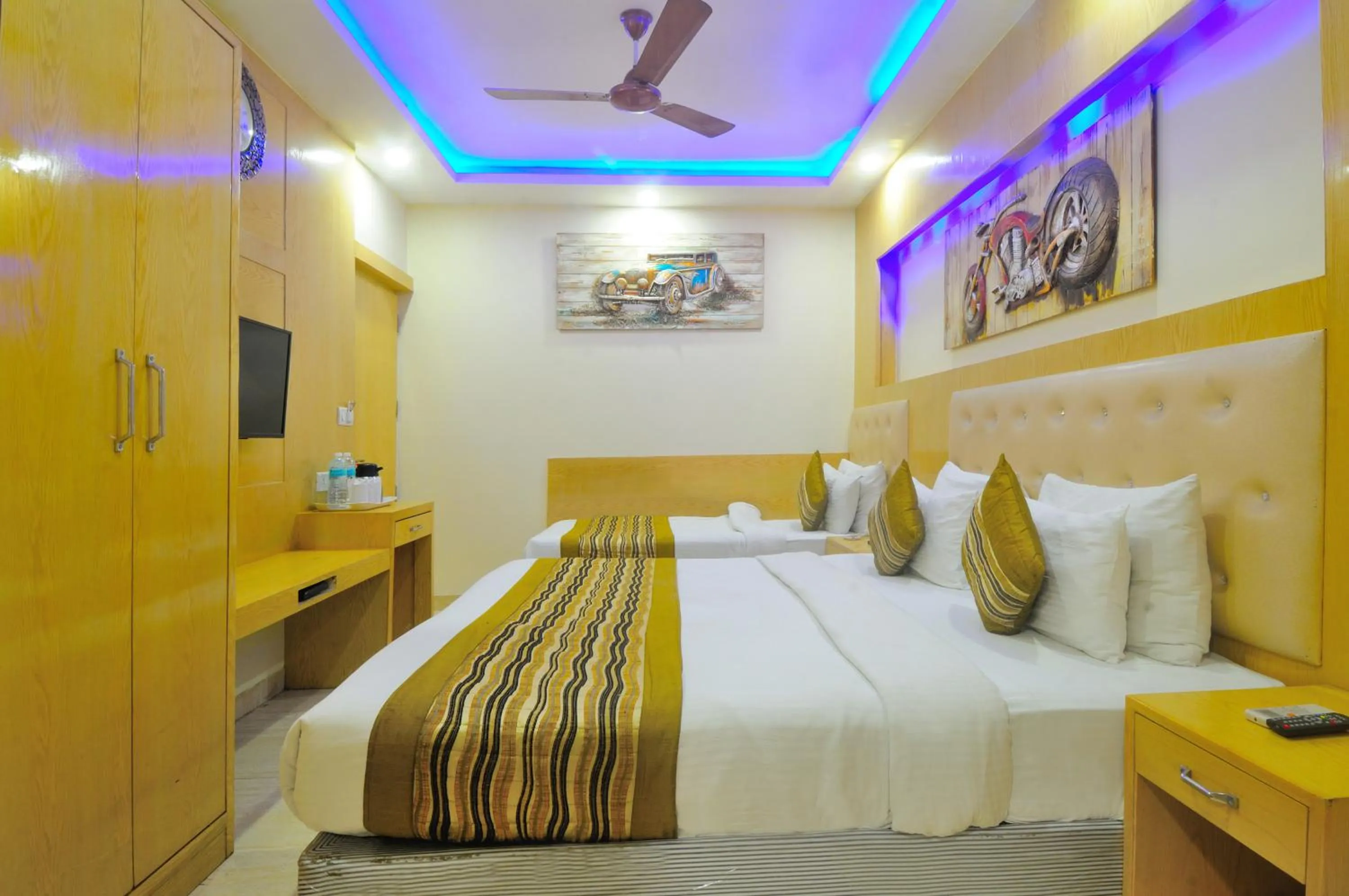 Bed in Hotel Prince Palace Deluxe - New Delhi