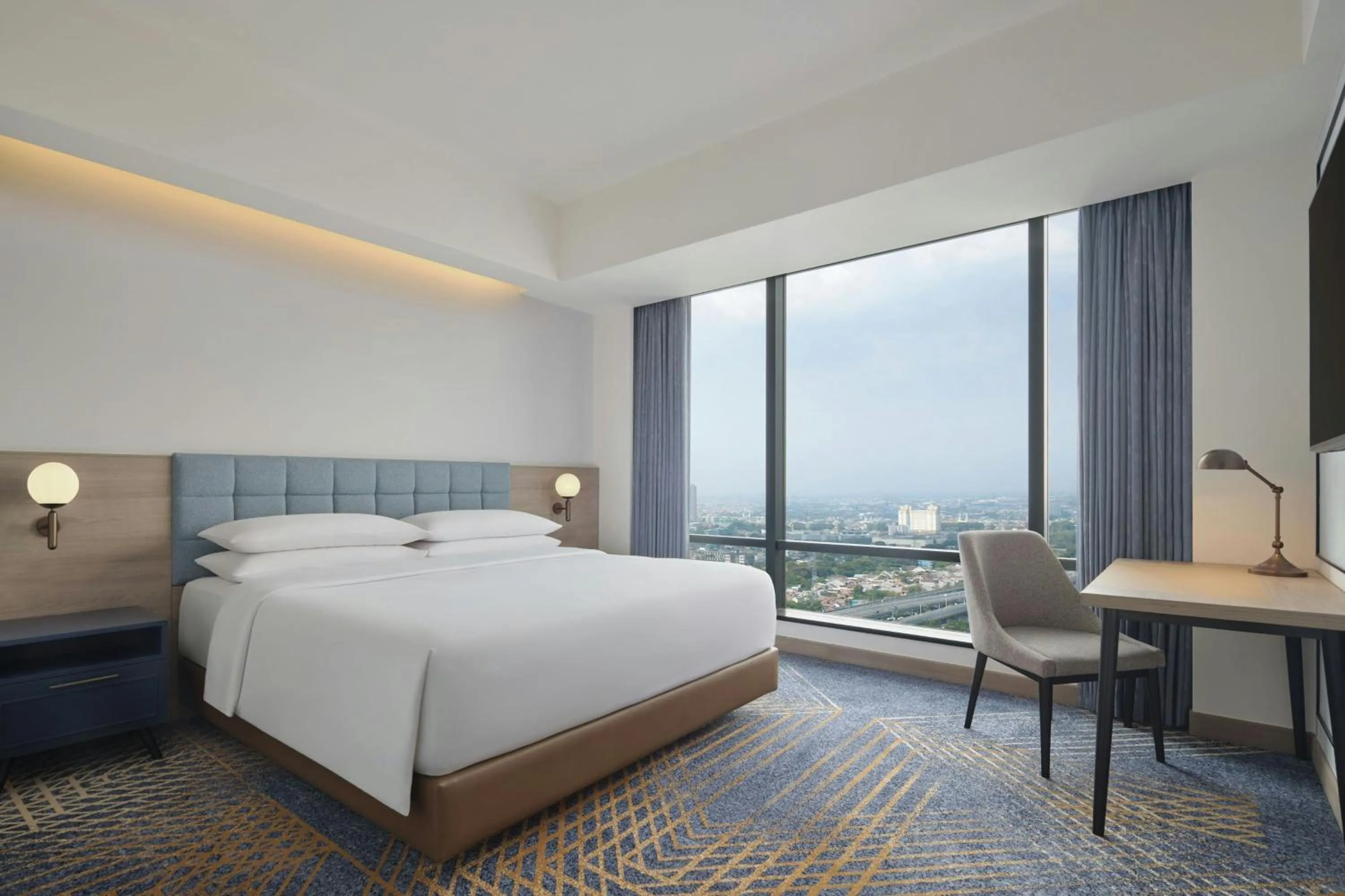 Bedroom, Bed in Four Points by Sheraton Bekasi