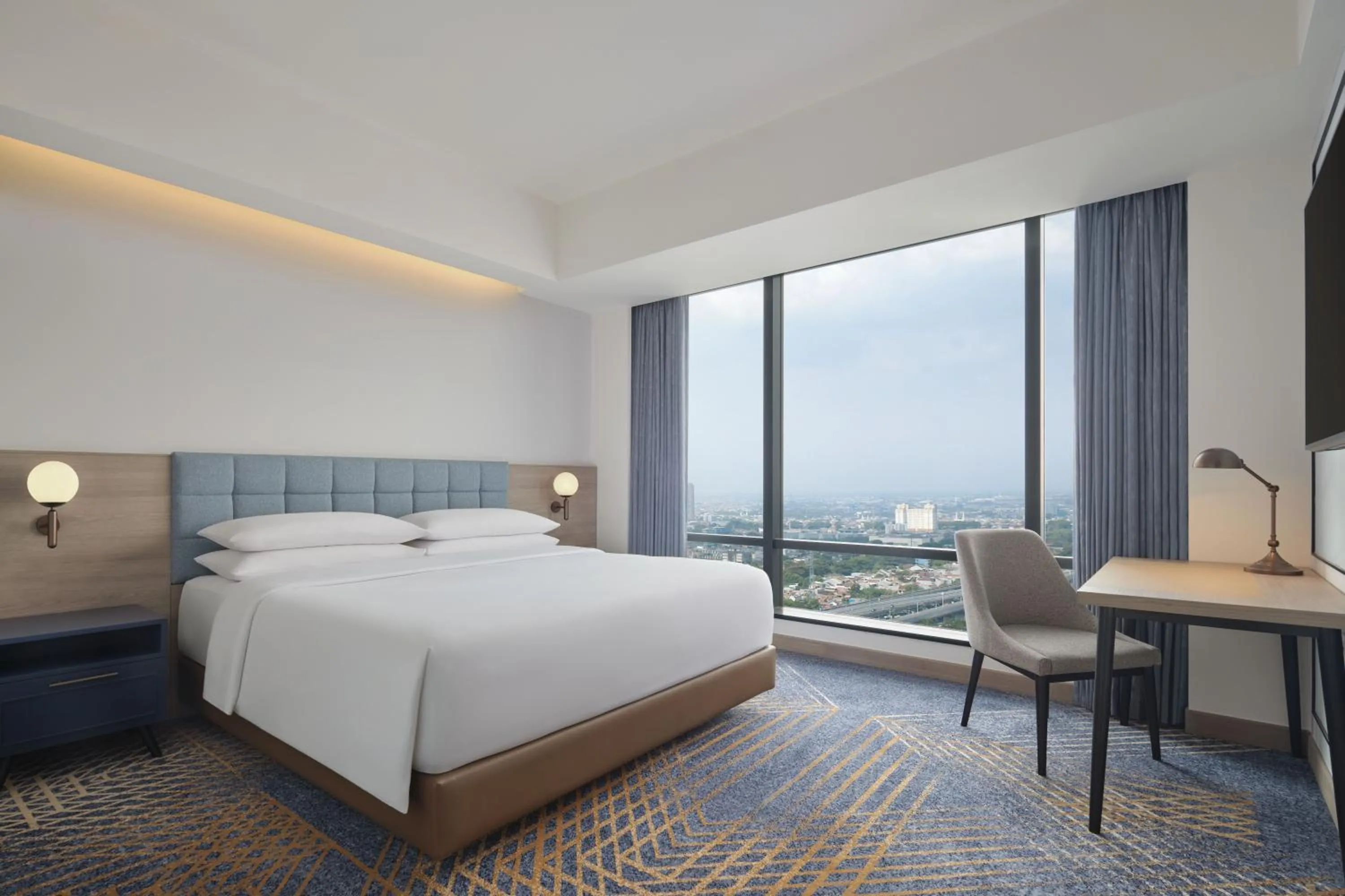 Bedroom, Bed in Four Points by Sheraton Bekasi