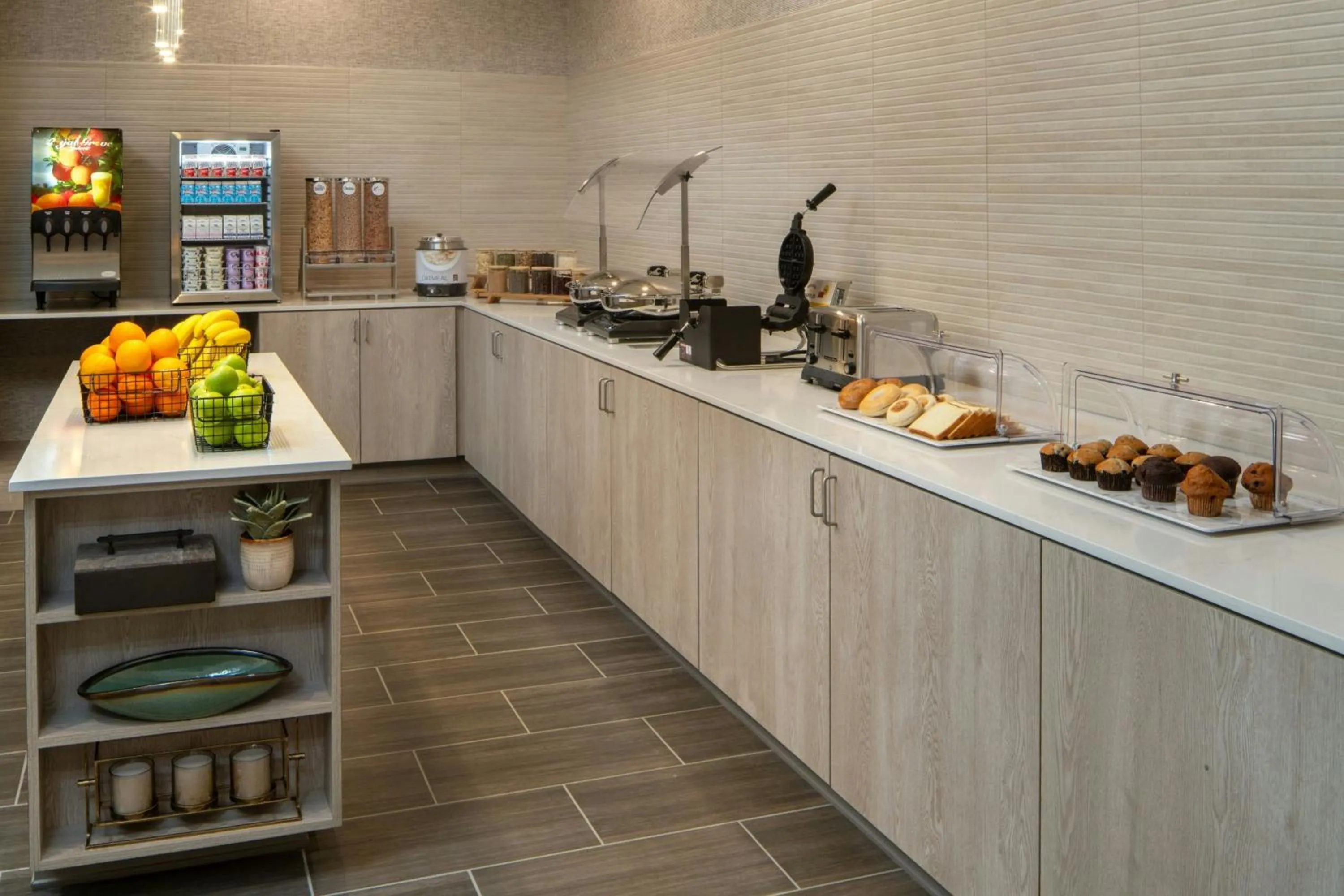 Breakfast in TownePlace Suites Surprise Prasada