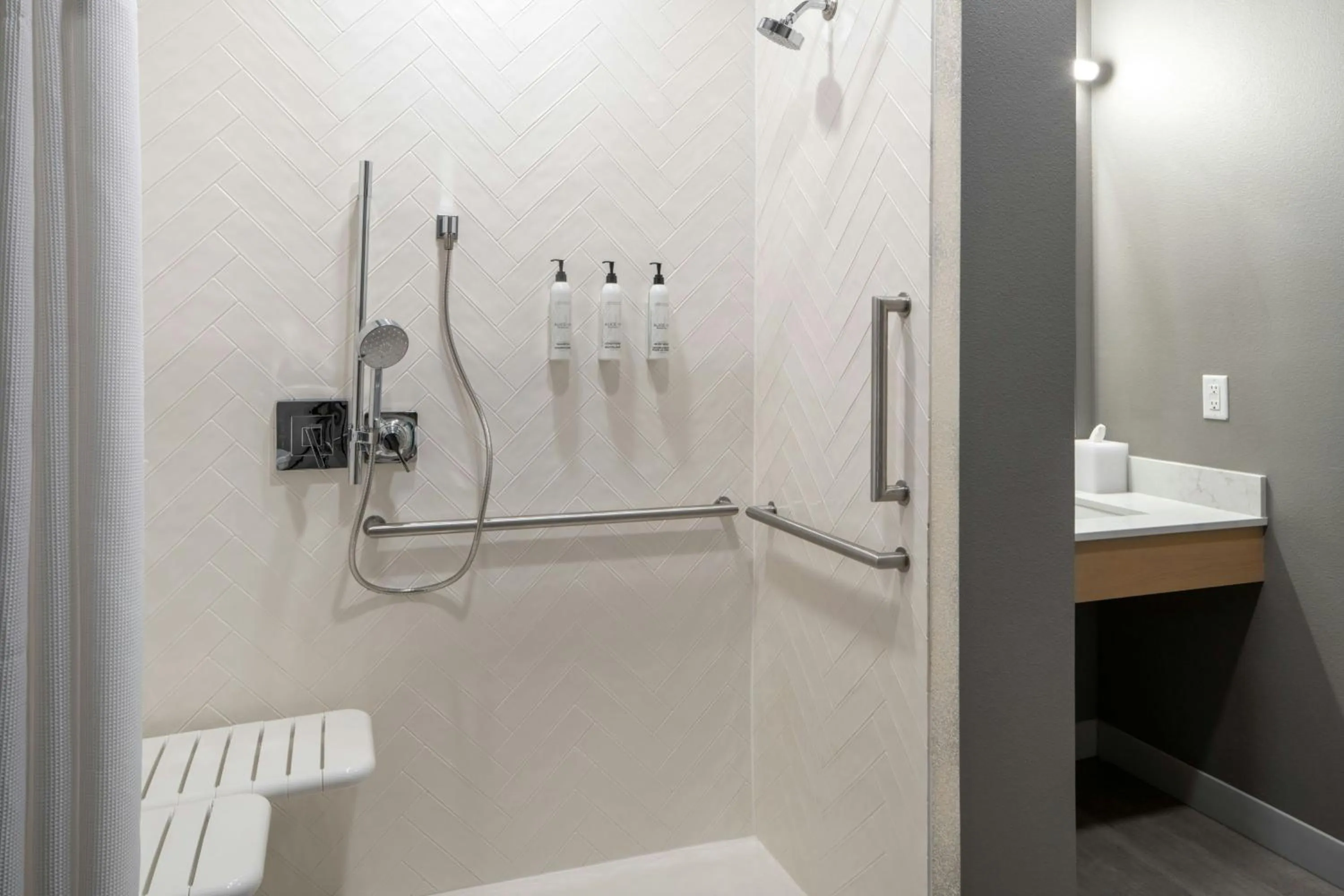 Bathroom in TownePlace Suites Surprise Prasada