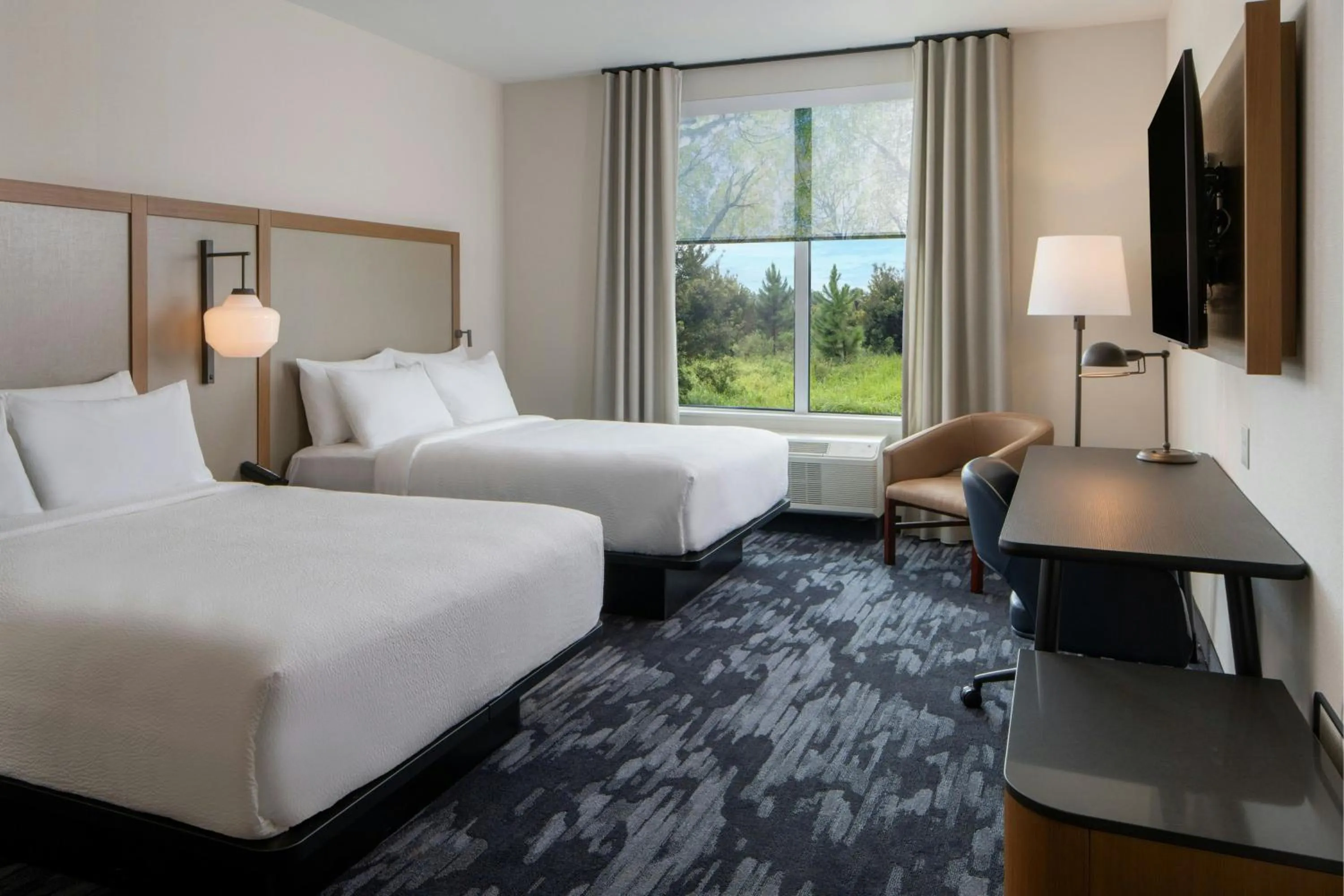 Photo of the whole room, Bed in Fairfield Inn & Suites by Marriott Foley