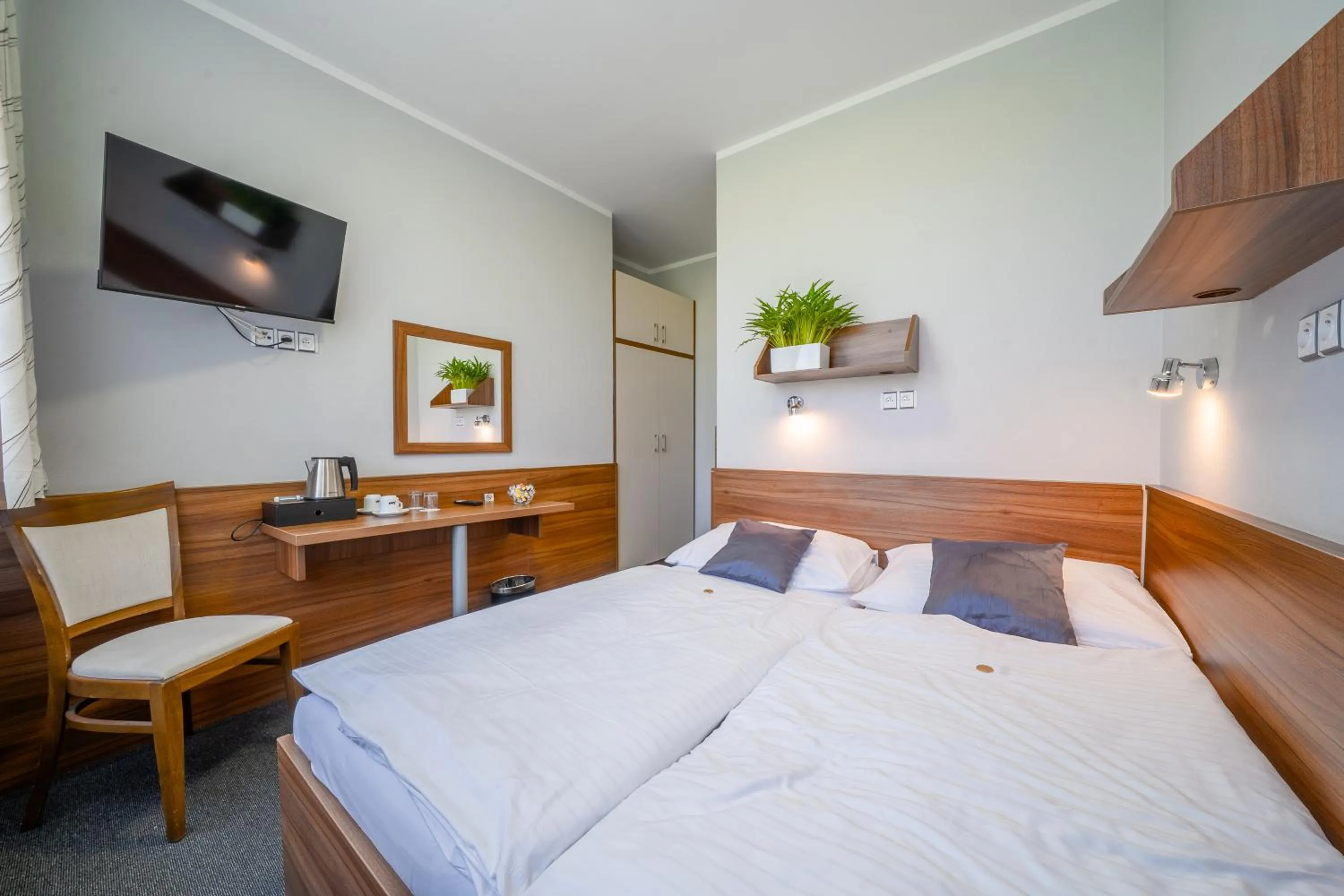 Photo of the whole room, Bed in Hotel u Ledu