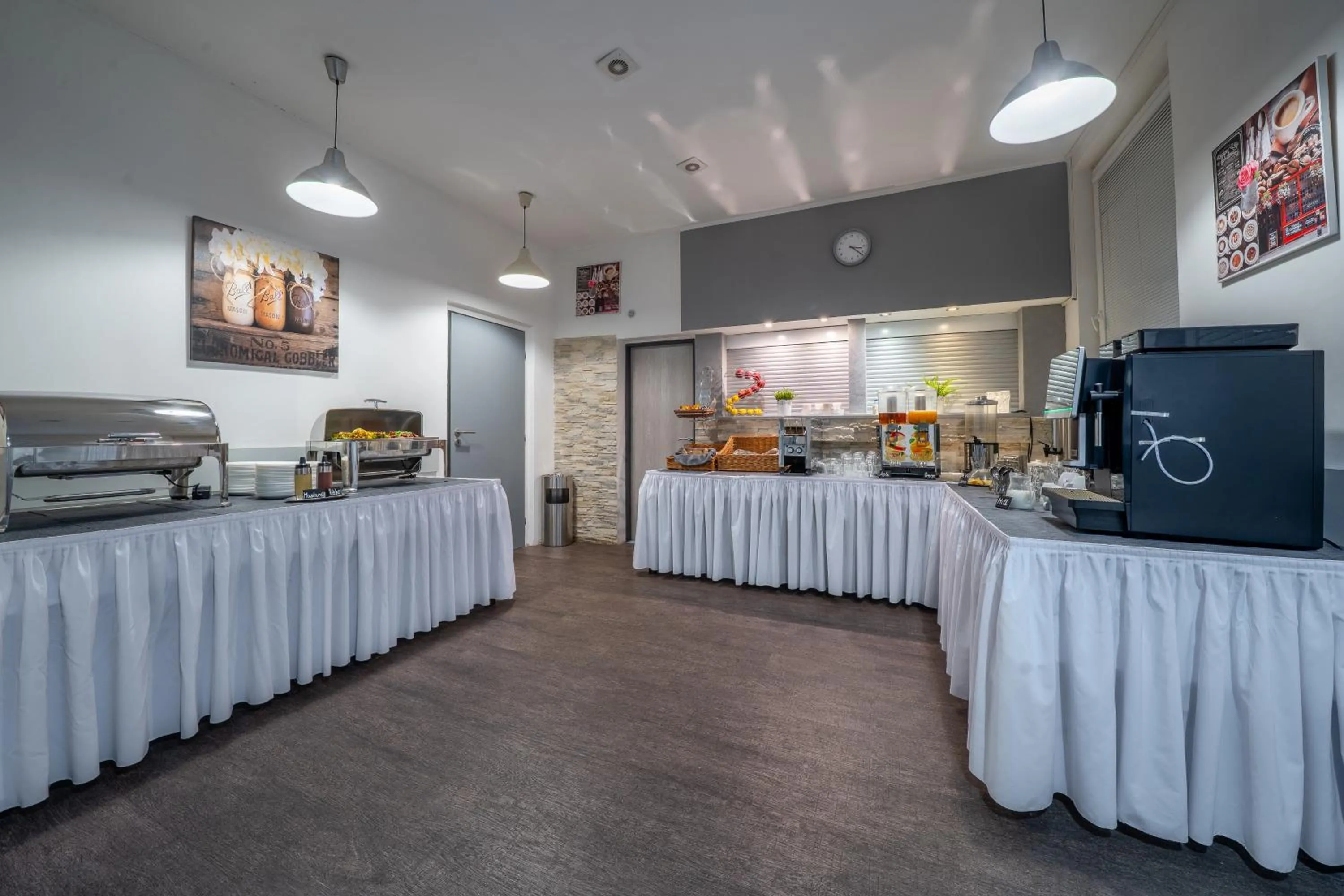 Buffet breakfast in Hotel u Ledu