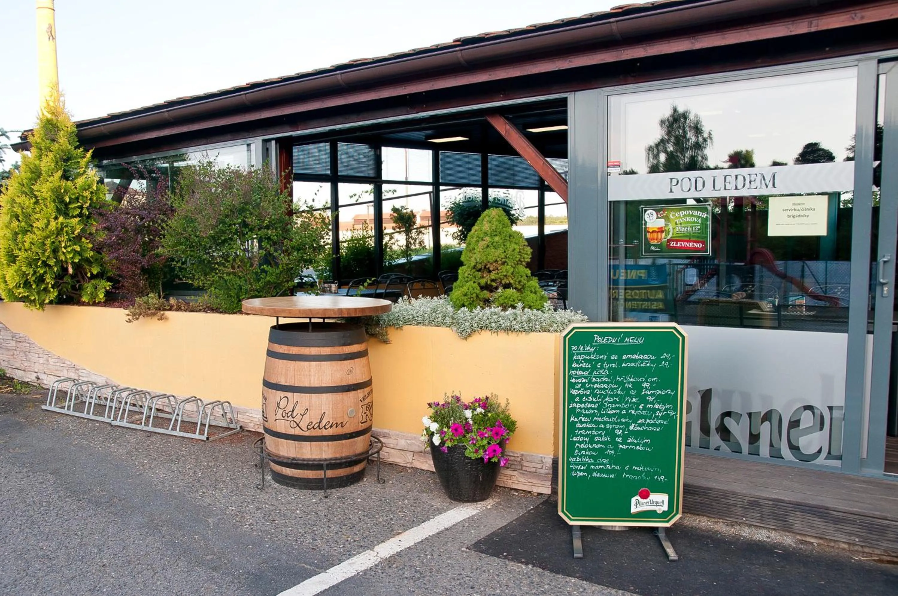 Restaurant/places to eat in Hotel u Ledu