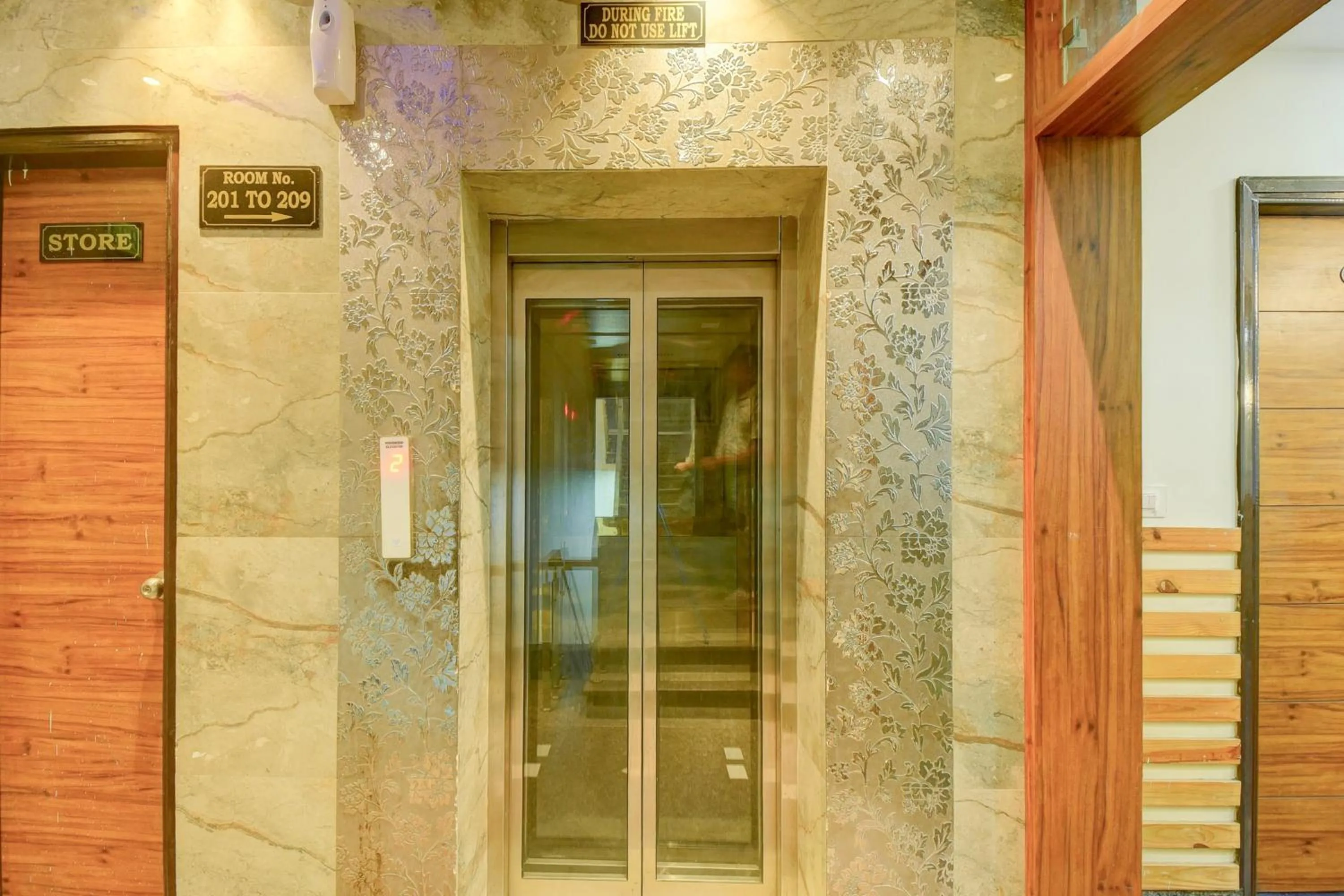 Hotel O Royal Elite