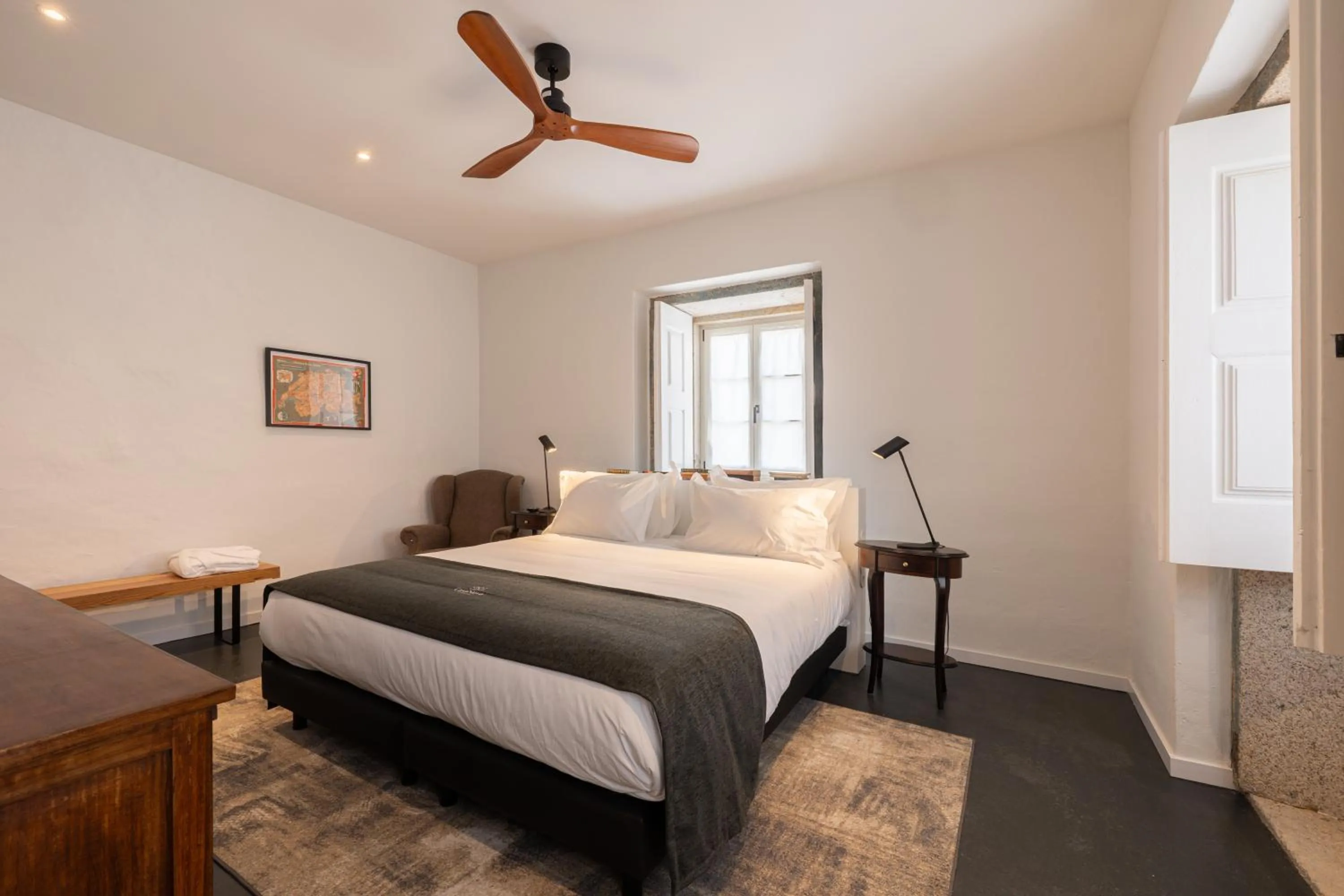 Bed in CasaNova Farmhouse