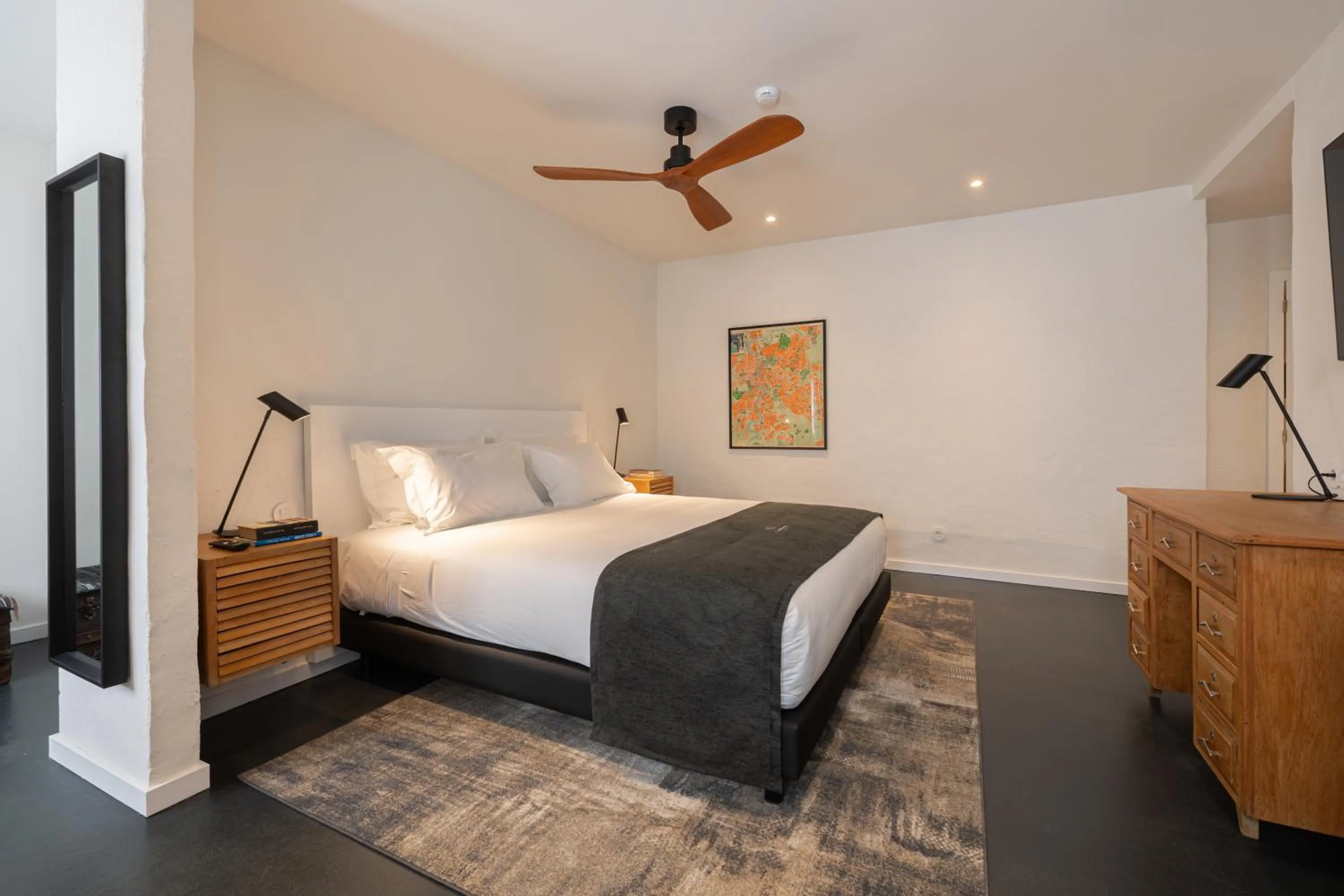 Photo of the whole room, Bed in CasaNova Farmhouse