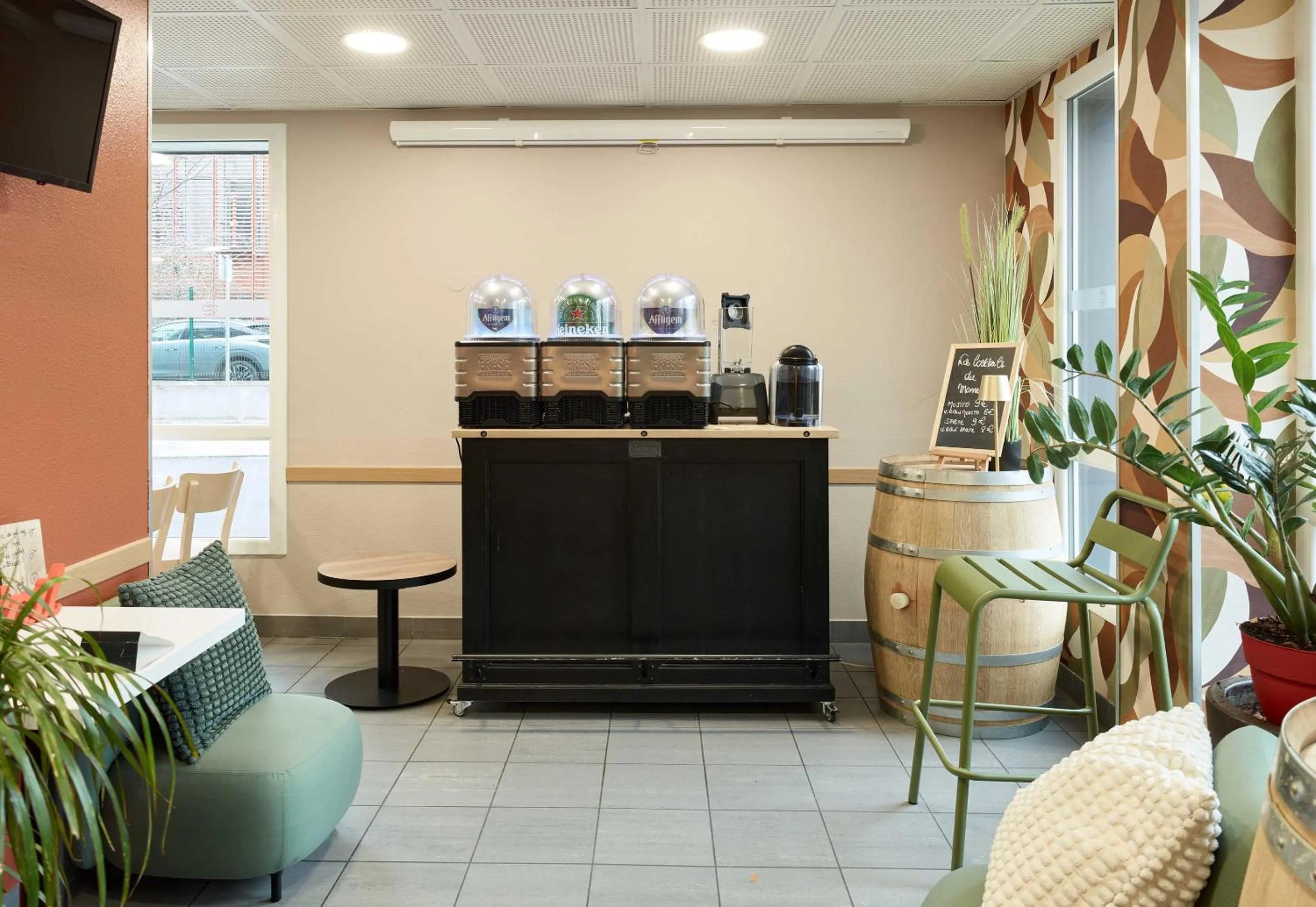 Lobby or reception in B&B HOTEL Orly Chevilly Marché International