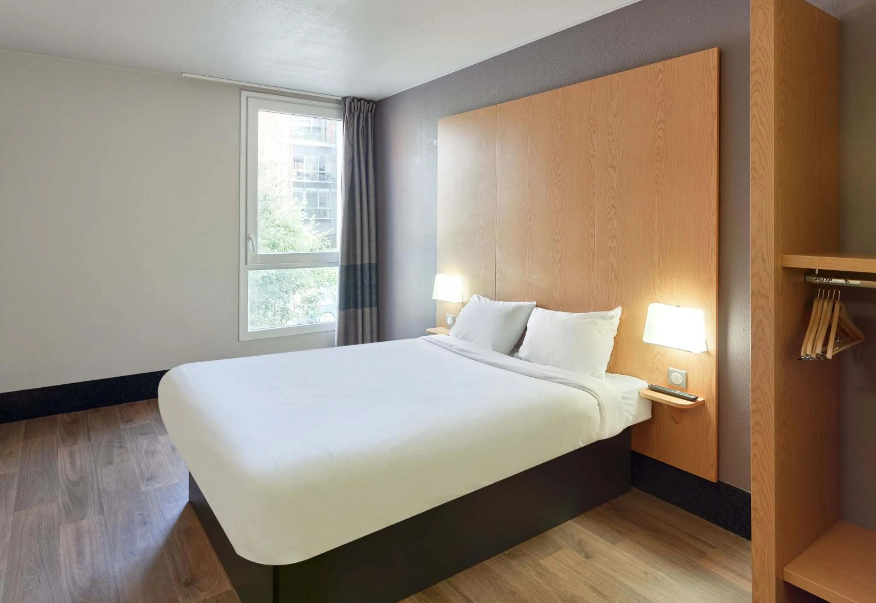 Bedroom, Bed in B&B HOTEL Orly Chevilly Marché International