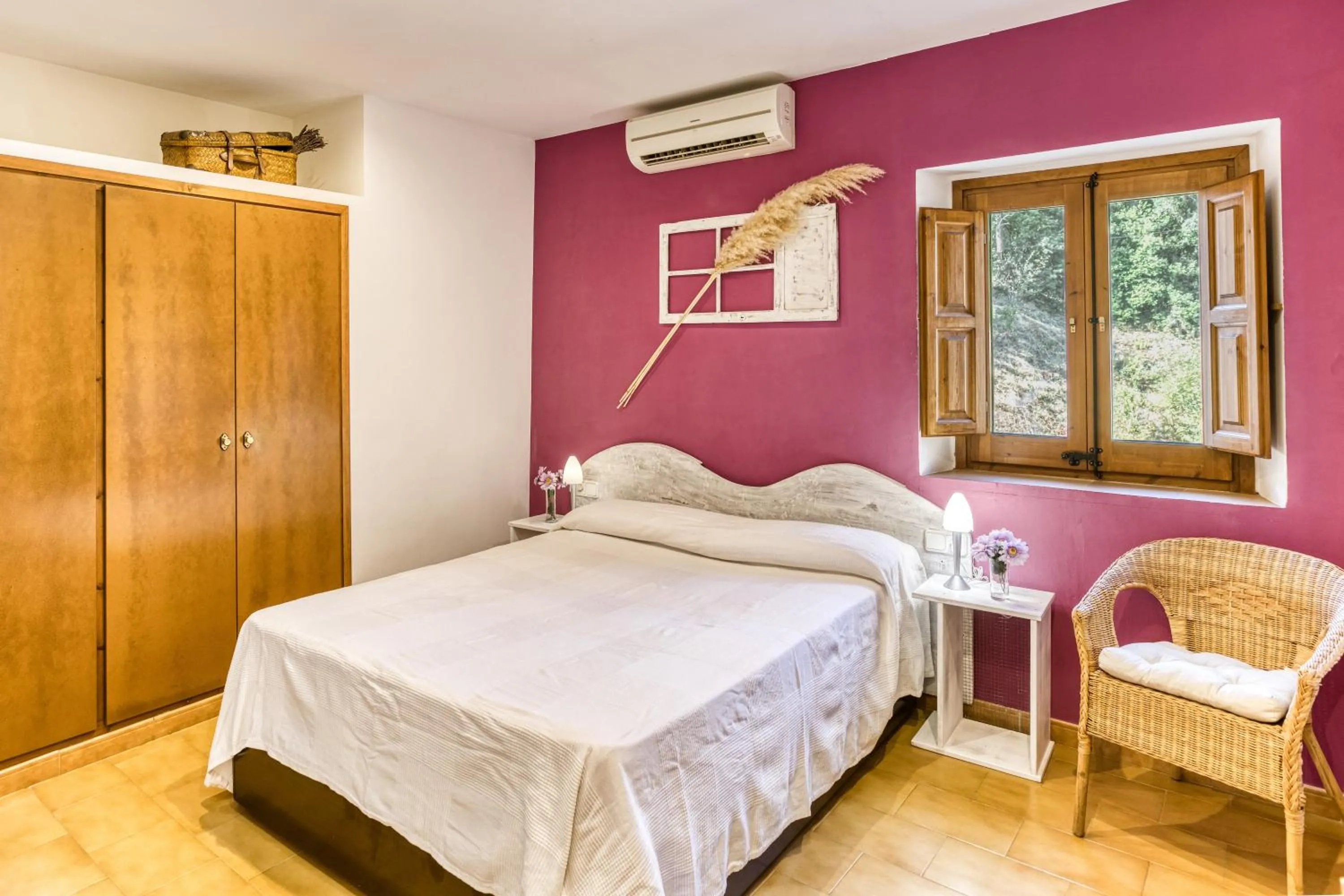 Living room, Bed in Casa Rural Can Miquel