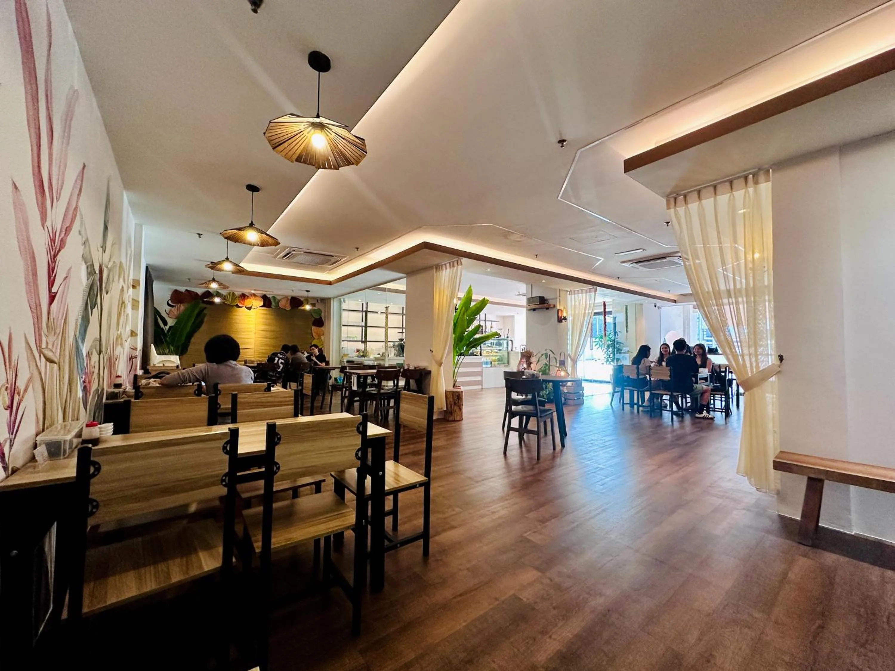 Restaurant/places to eat in C Y C Heritage Hotel