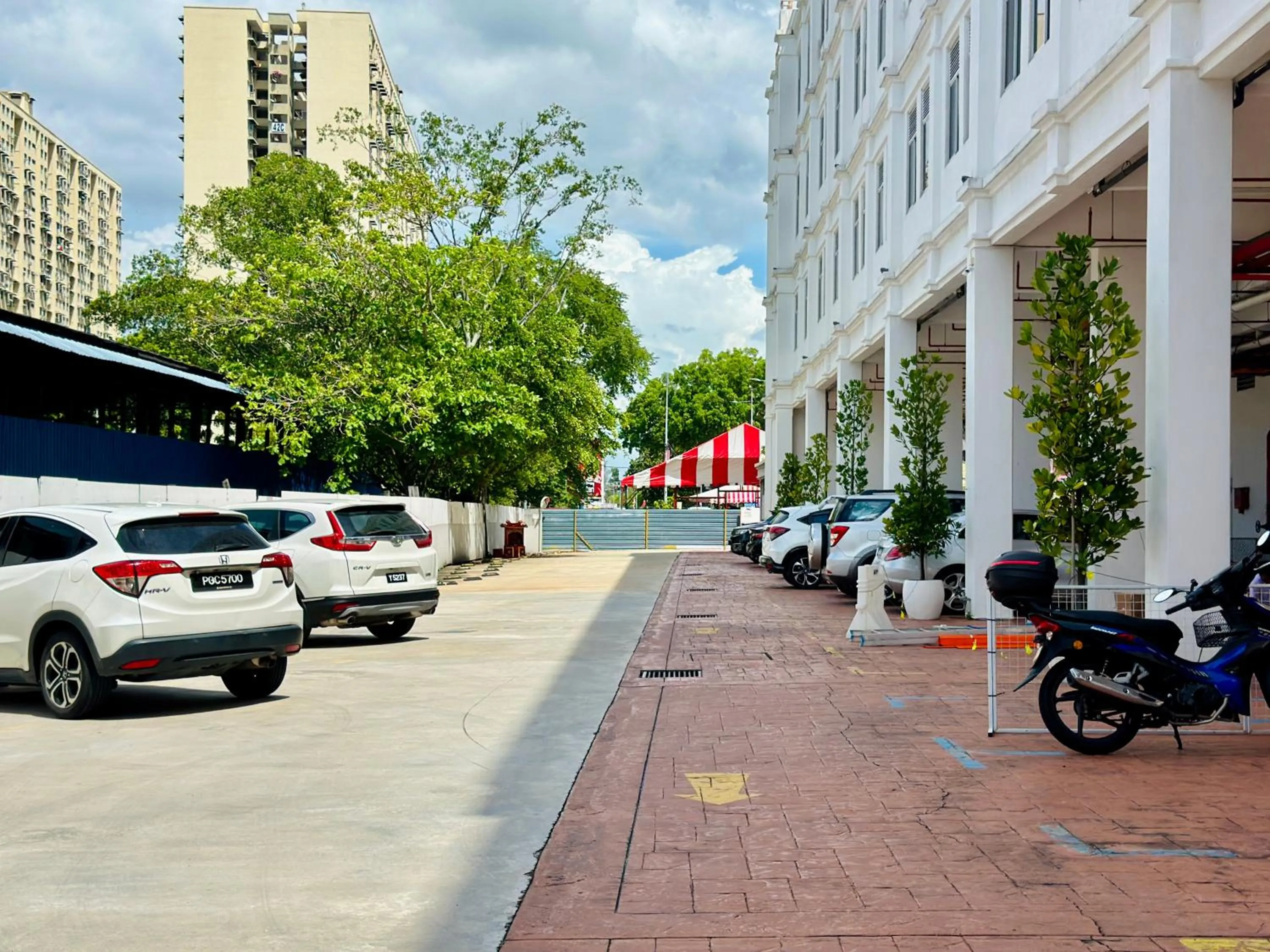 Parking in C Y C Heritage Hotel