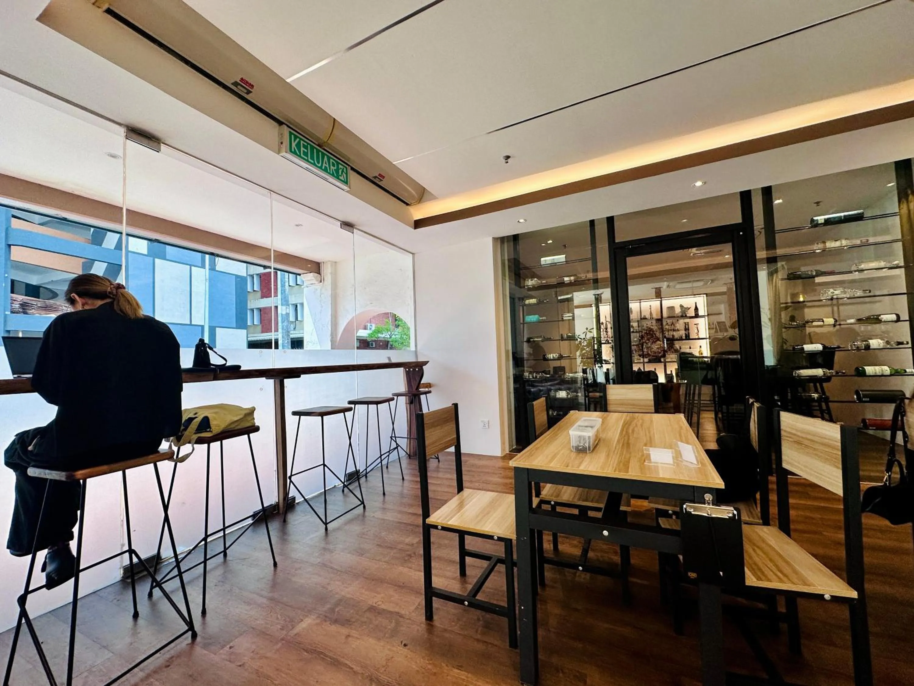 Restaurant/places to eat in C Y C Heritage Hotel