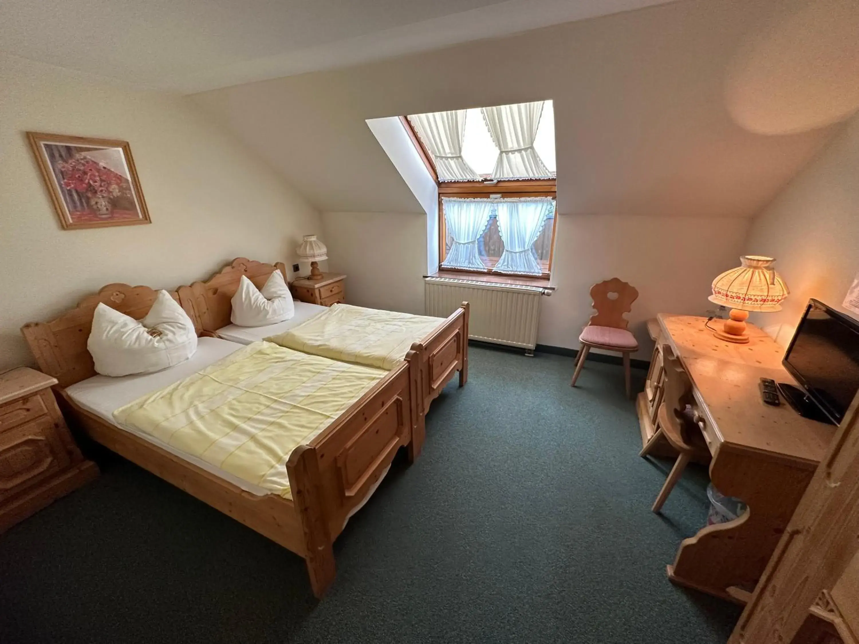 Standard Twin Room - single occupancy in Hotel Almenrausch Standard Twin Room - single occupancy in Hotel Almenrausch