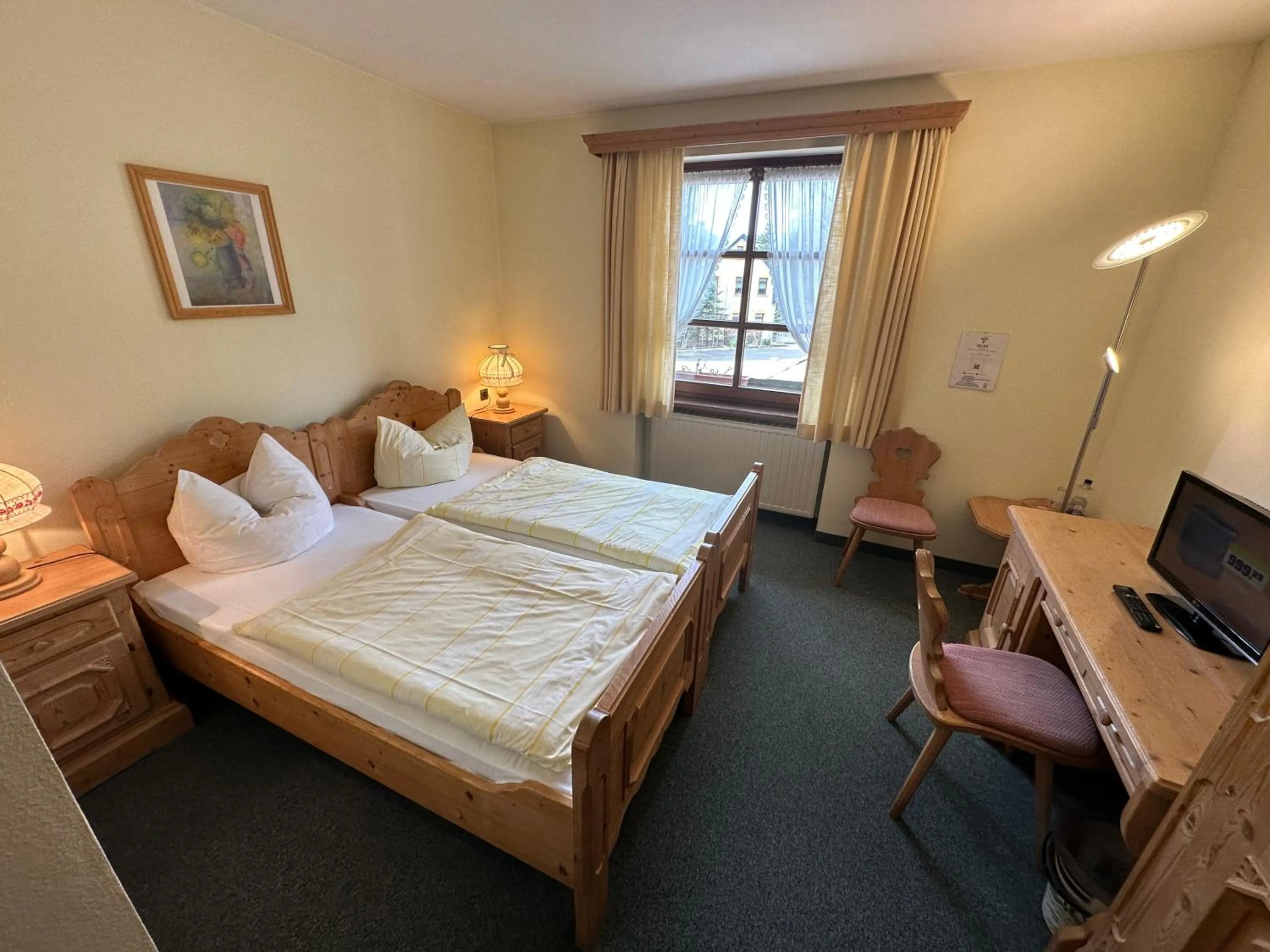 Bed in Hotel Almenrausch