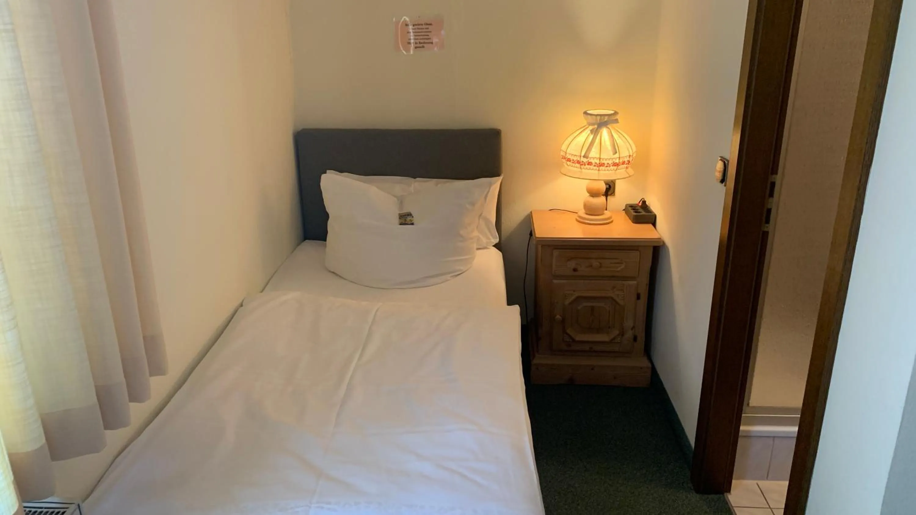 Bed in Hotel Almenrausch