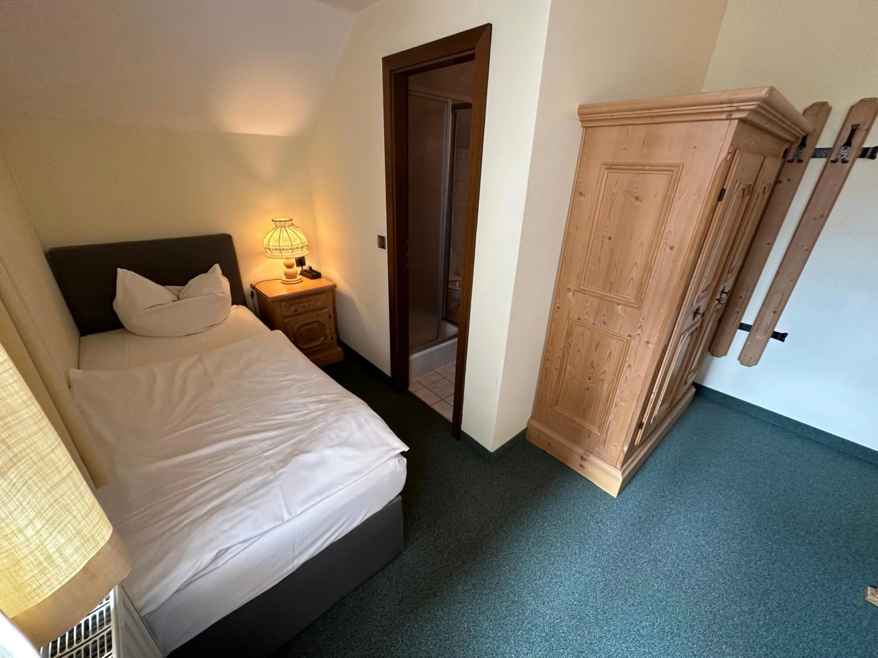 Bed in Hotel Almenrausch