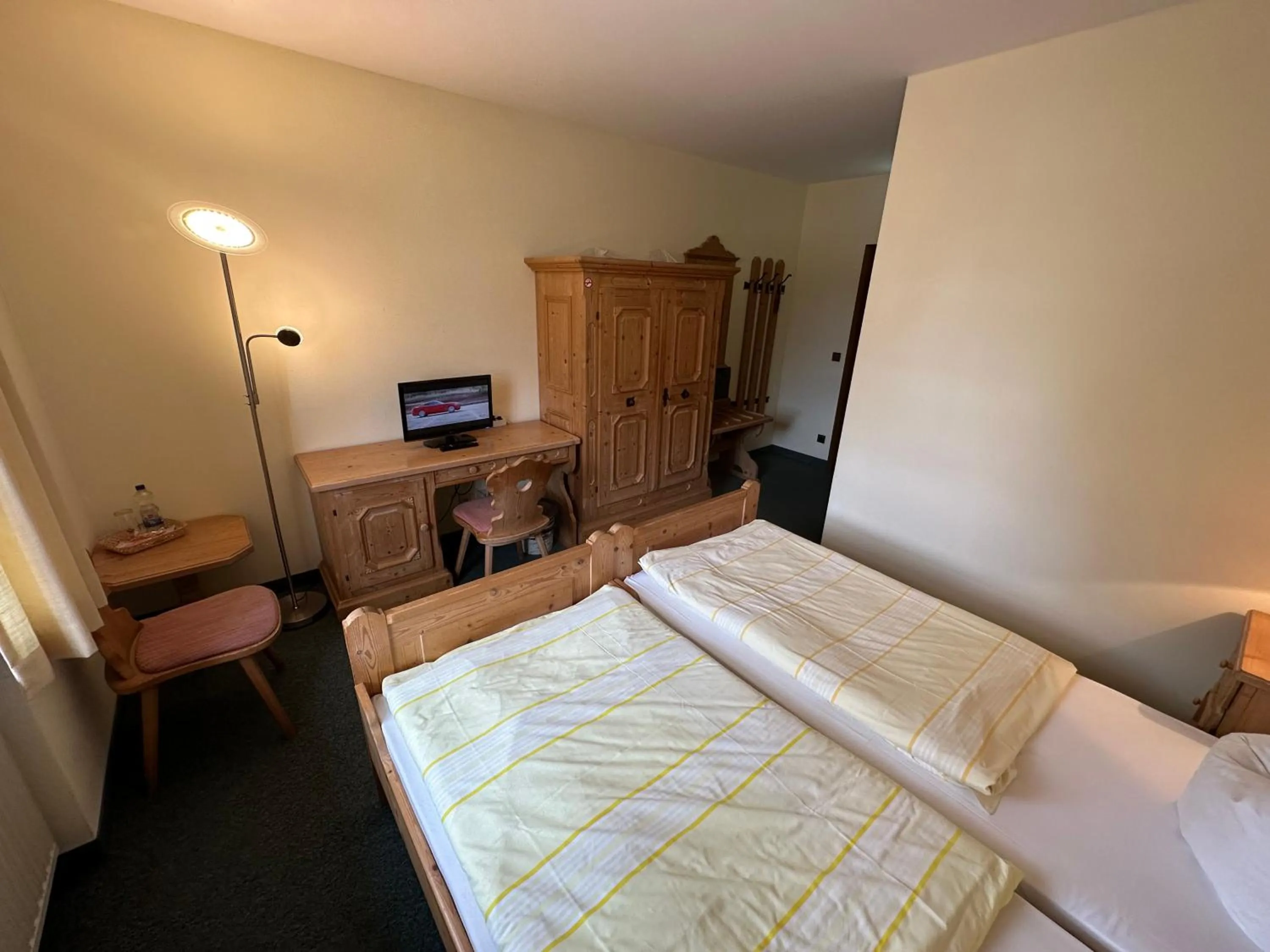 Bed in Hotel Almenrausch