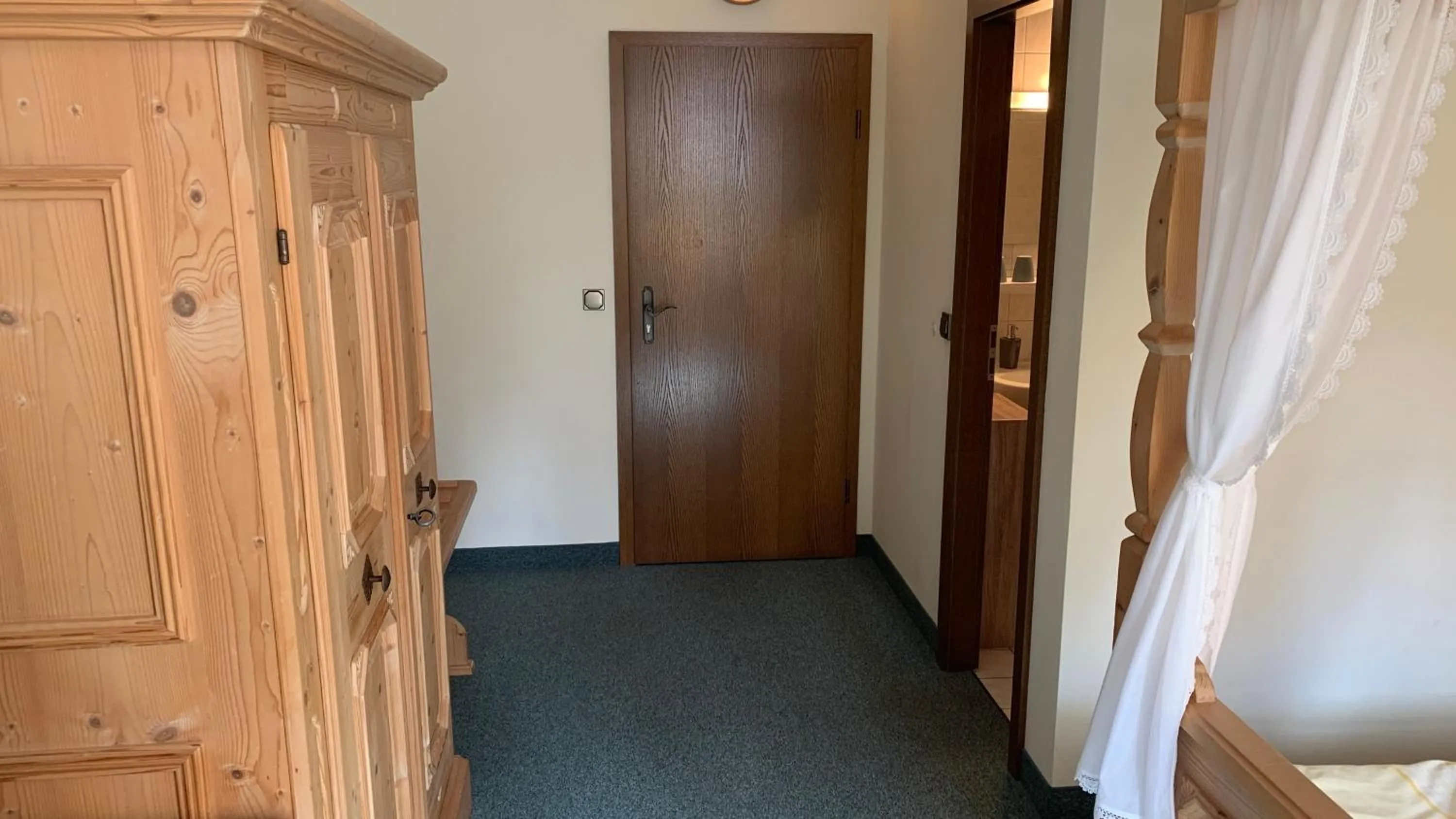 Photo of the whole room in Hotel Almenrausch