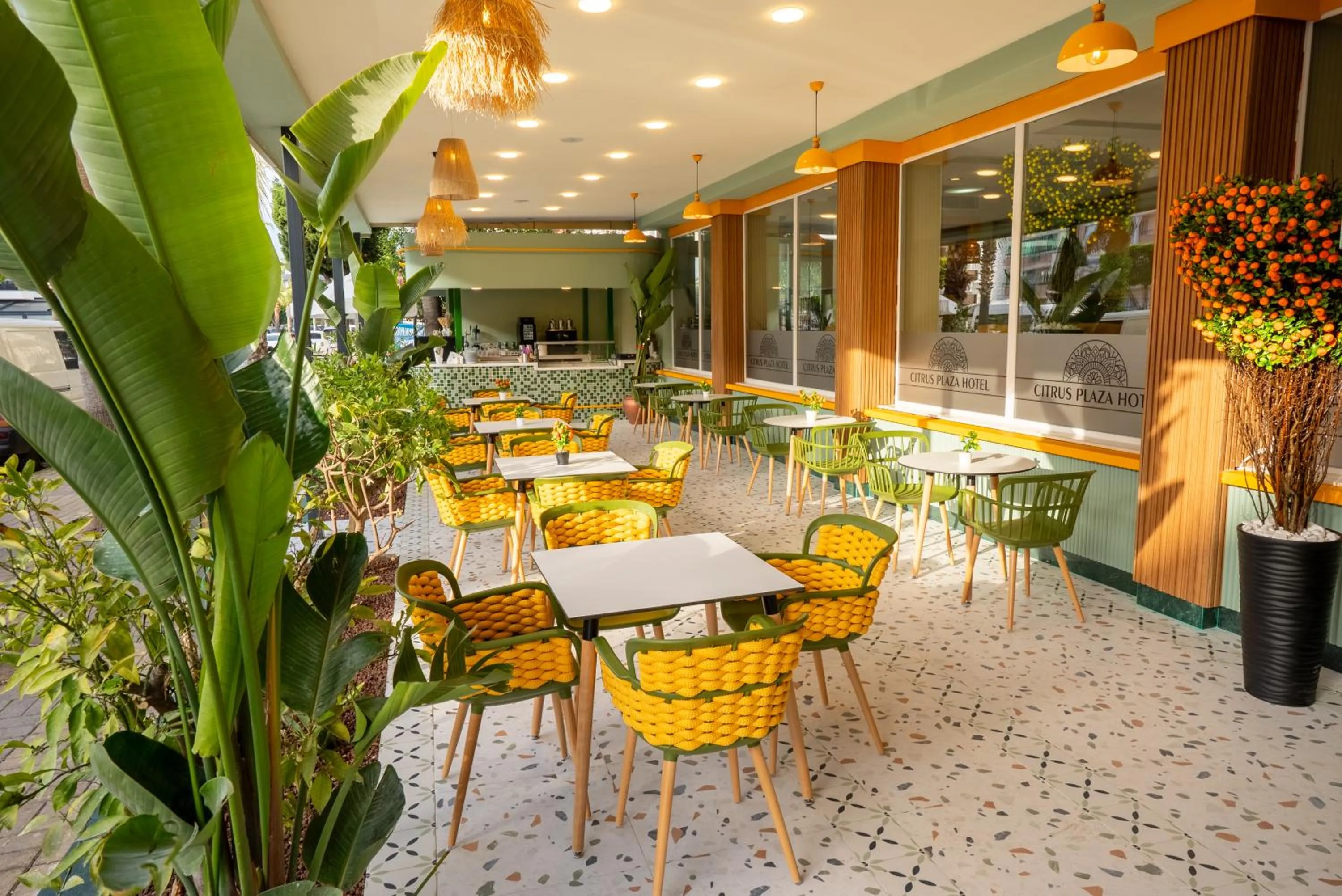 Restaurant/places to eat in Cıtrus Plaza Hotel