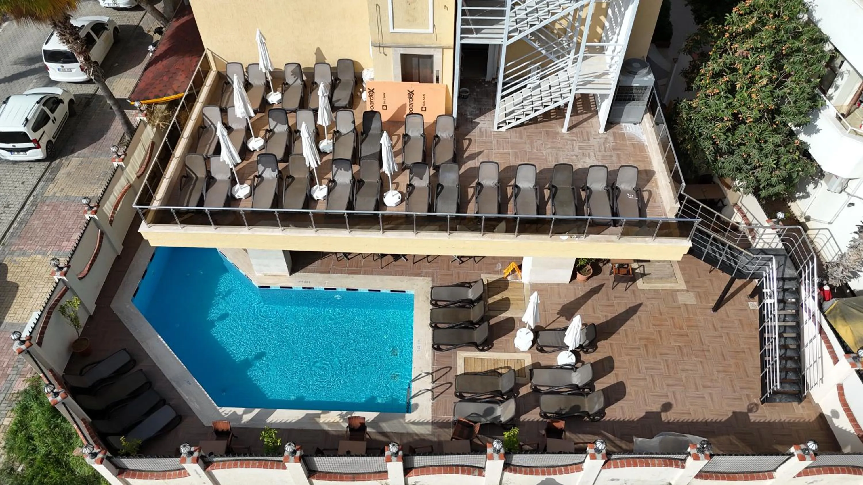 Swimming pool in Cıtrus Plaza Hotel