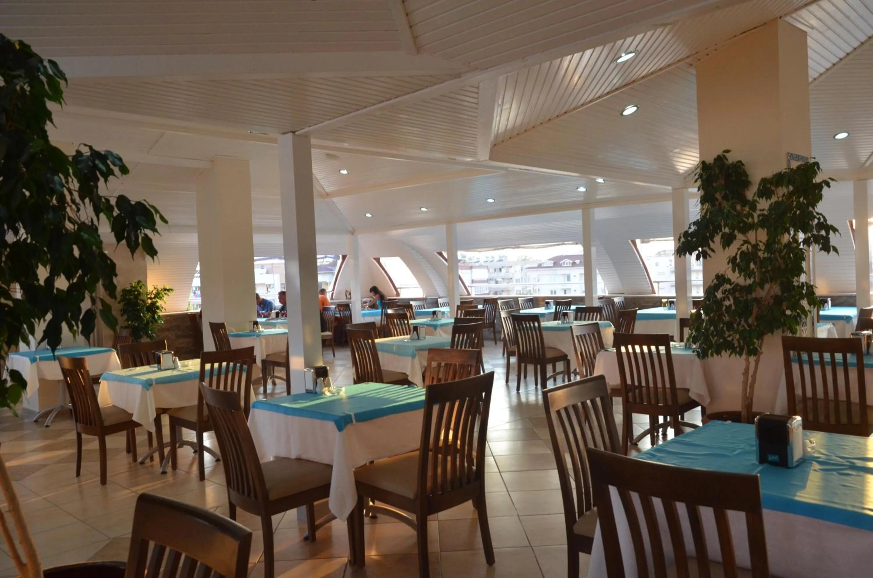 Restaurant/places to eat in Cıtrus Plaza Hotel