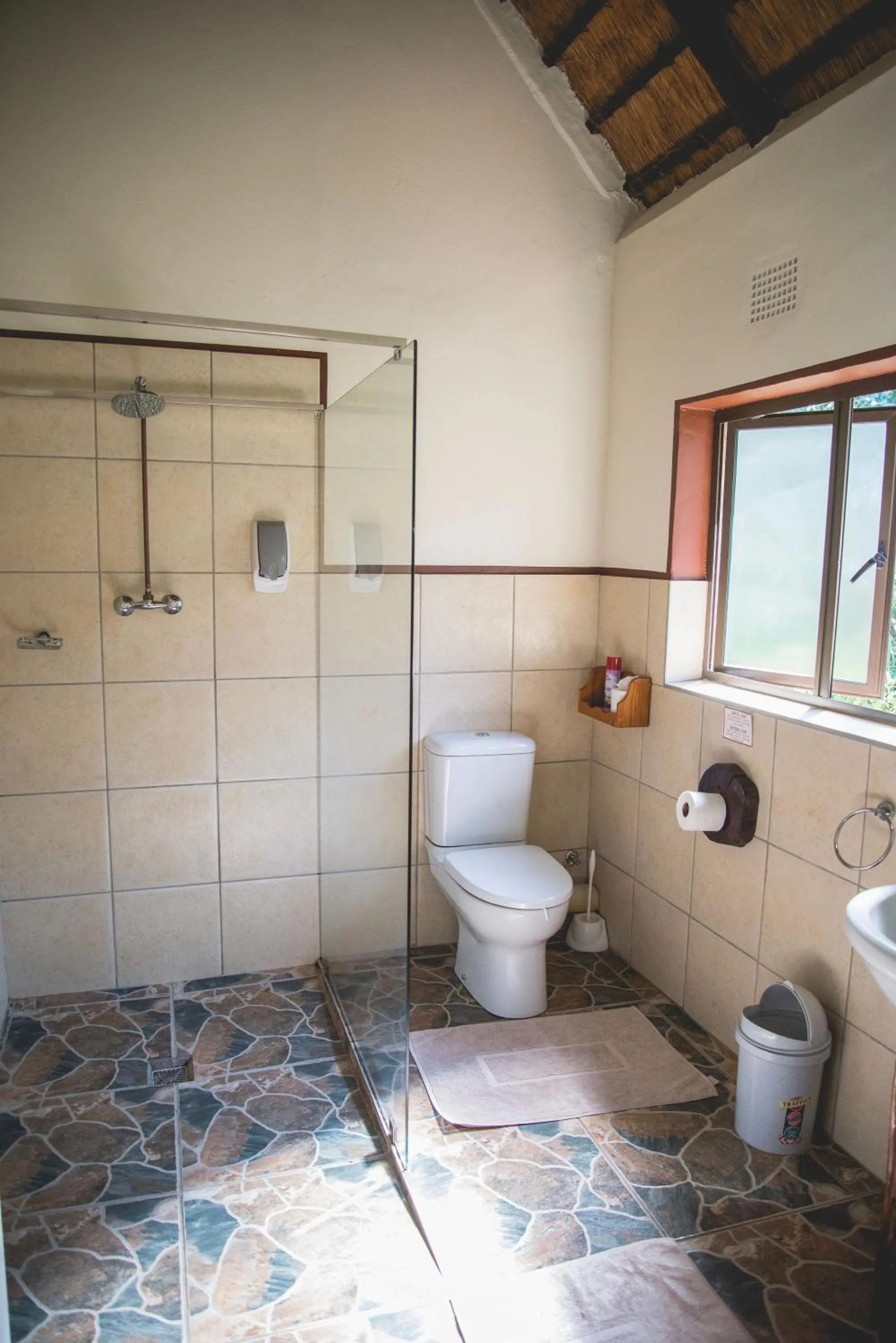 Bathroom in Thokozani Lodge