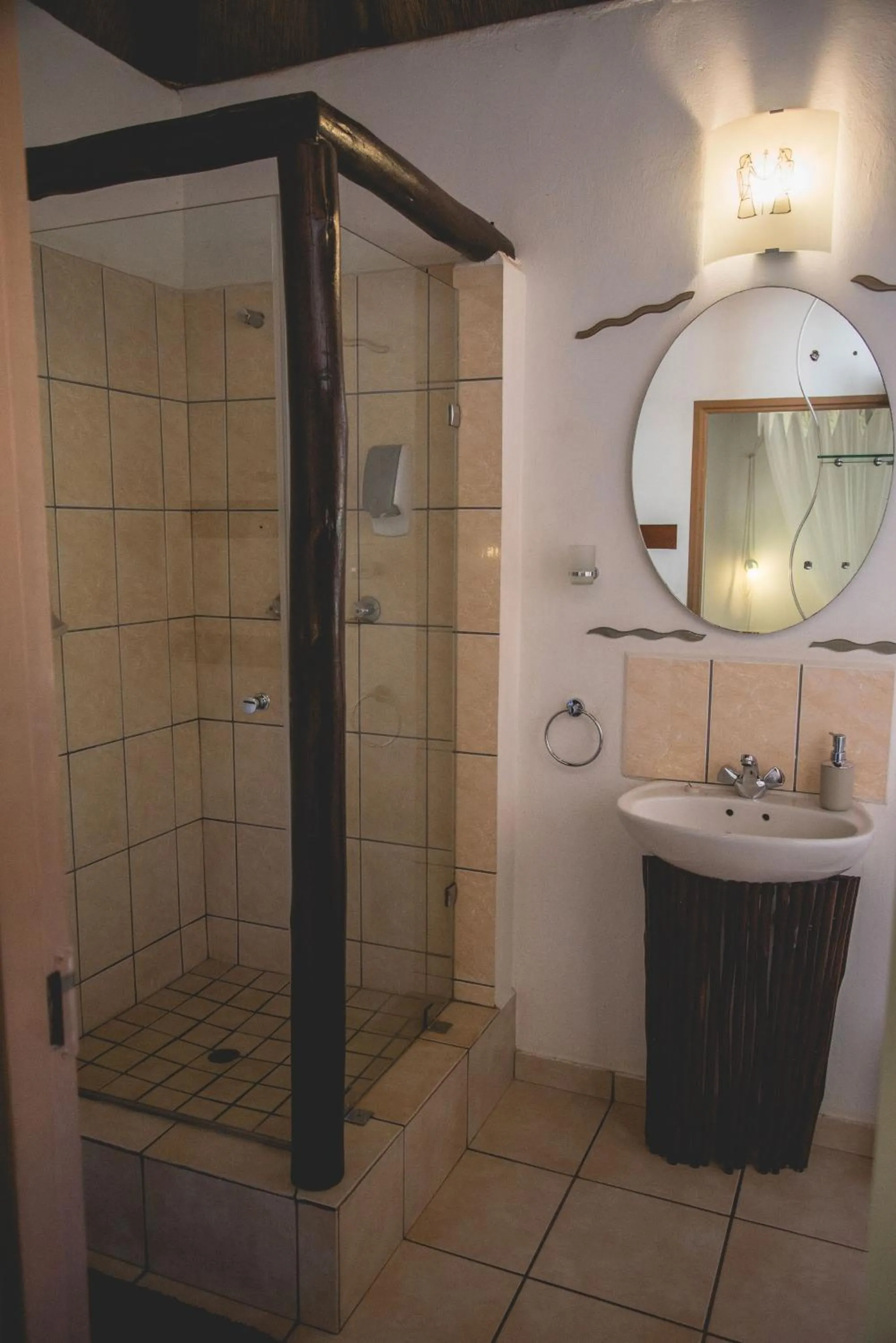 Bathroom in Thokozani Lodge